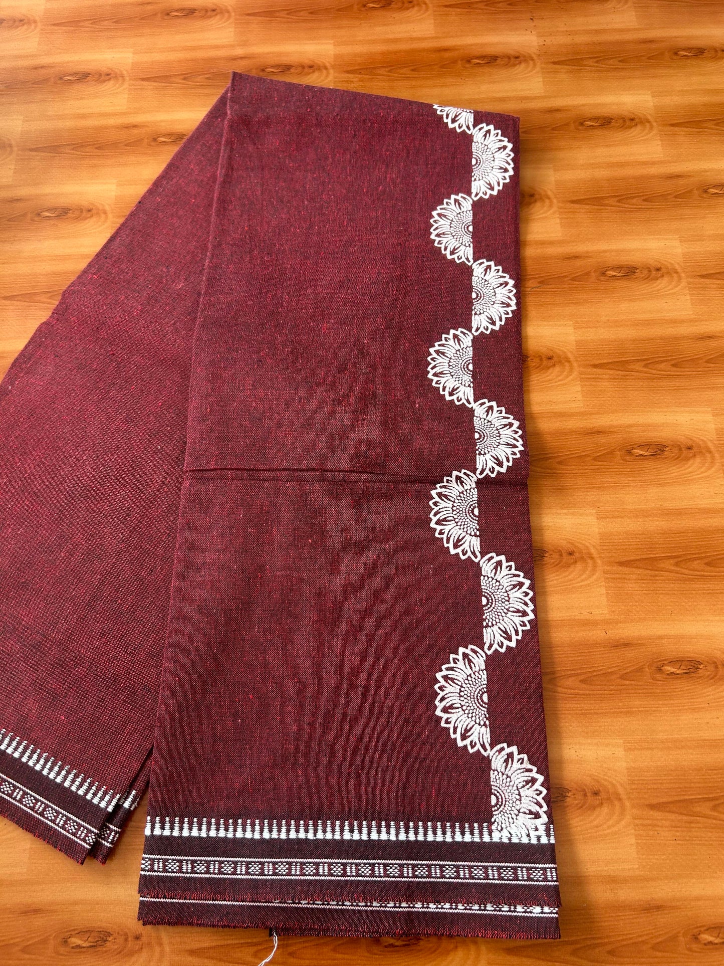 Kaitharikada - Single Kaily / Lungi - Mixed Cotton - 40s twisted - 2.5 inch White Flower Design printed kuppadam kara with Black and Maroon Shaded colour body (2 meter / 4 muzham) - 1  KK8054 GAN