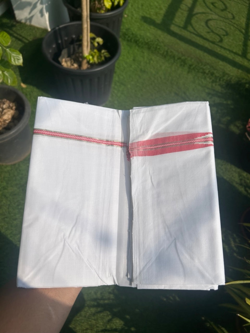 30% DISCOUNT!! KaithariKada HANDLOOM Unakkupaav Balaramapuram - 100% Pure Cotton PURE WHITE  Double Mundu/Dothi - 1.5 cm Silver Kasav Reddish Rose Muthukkuri Chutty Puliyilakkara - 4KK5129YAR