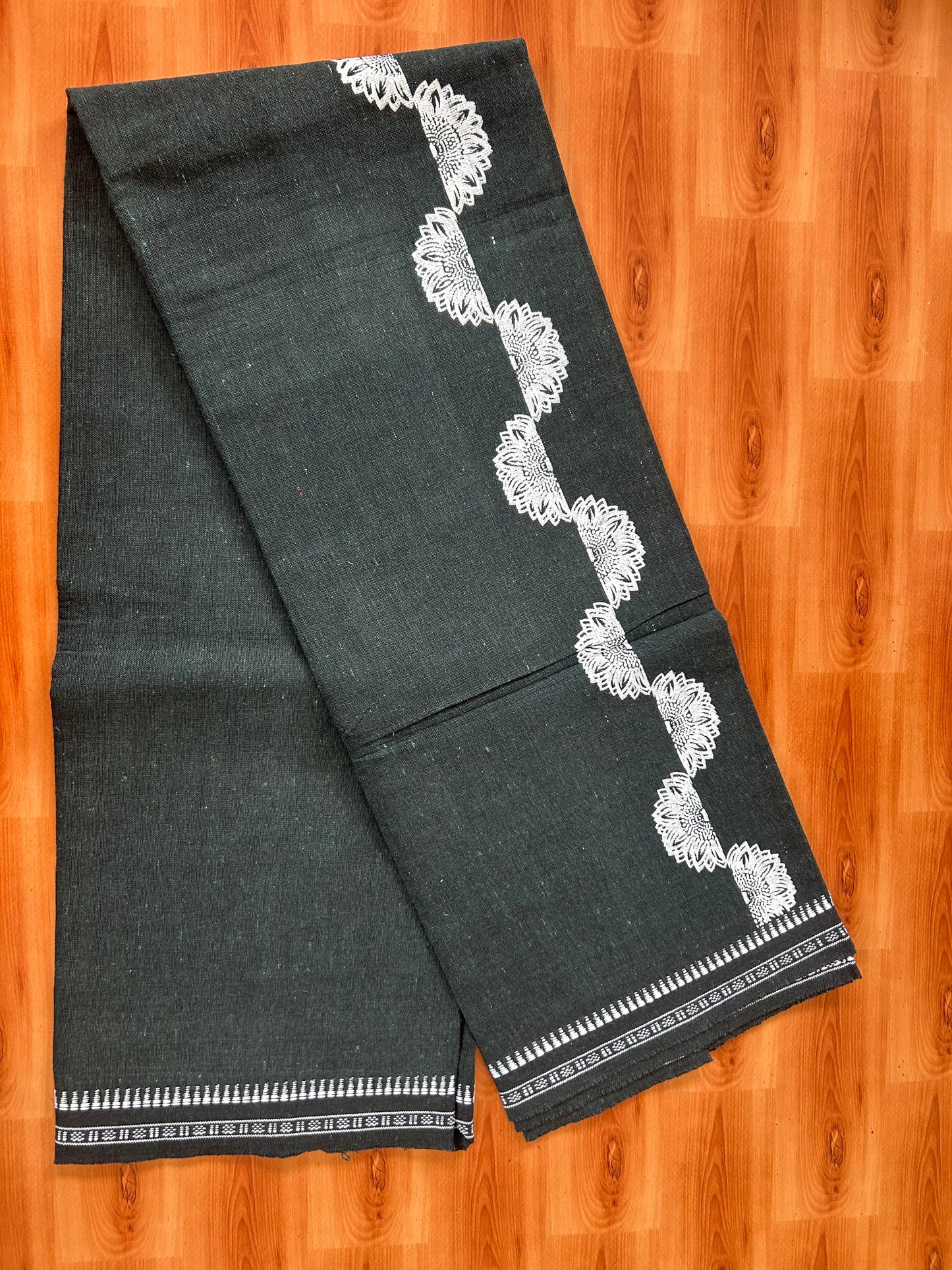 Kaitharikada - Single Kaily / Lungi - Mixed Cotton - 40s twisted - 2.5 inch White Flower Design printed kuppadam kara with Bottle Green Shaded colour body (2 meter / 4 muzham) - 5 KK8054 GAN