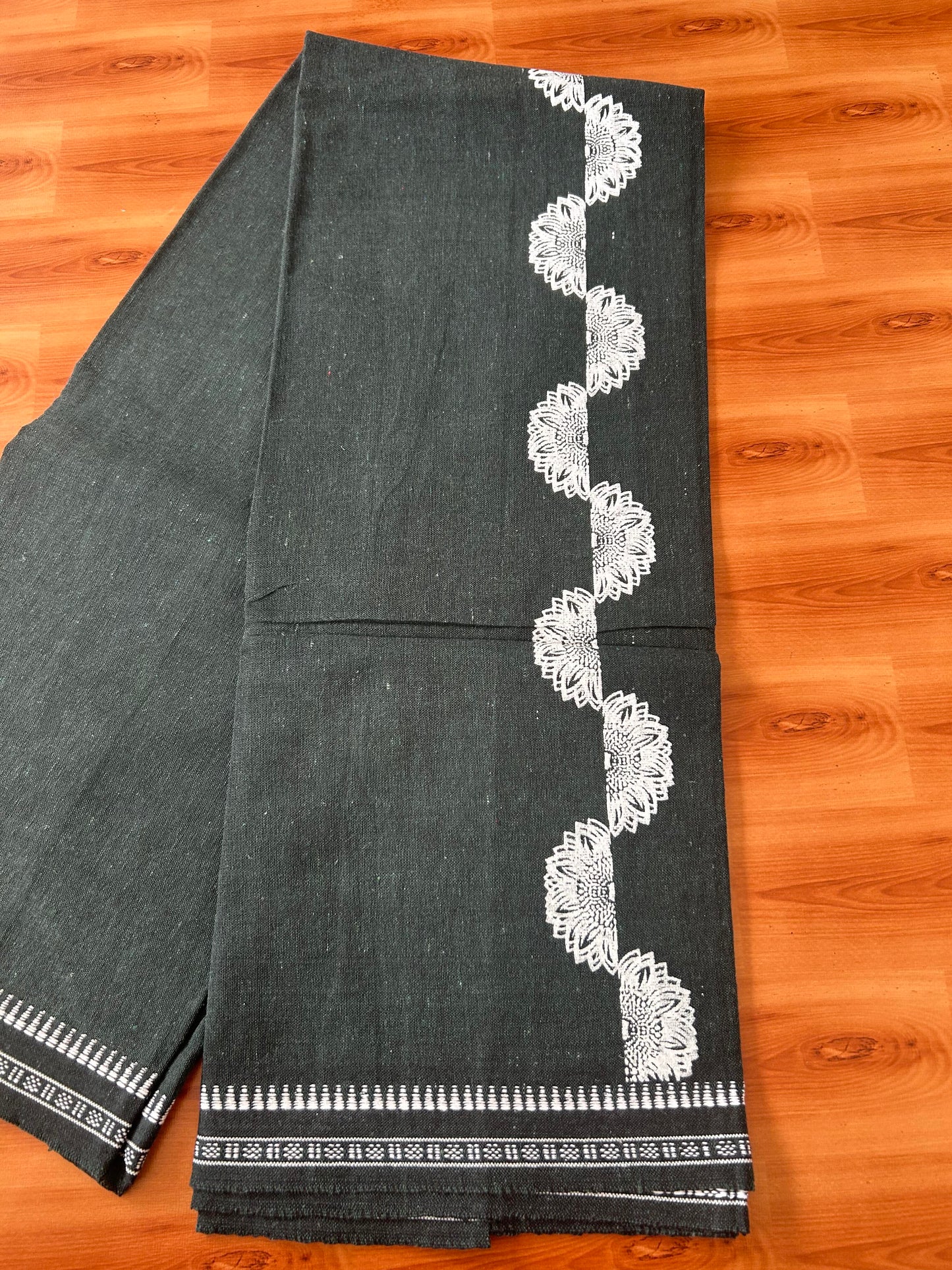 Kaitharikada - Single Kaily / Lungi - Mixed Cotton - 40s twisted - 2.5 inch White Flower Design printed kuppadam kara with Bottle Green Shaded colour body (2 meter / 4 muzham) - 5 KK8054 GAN