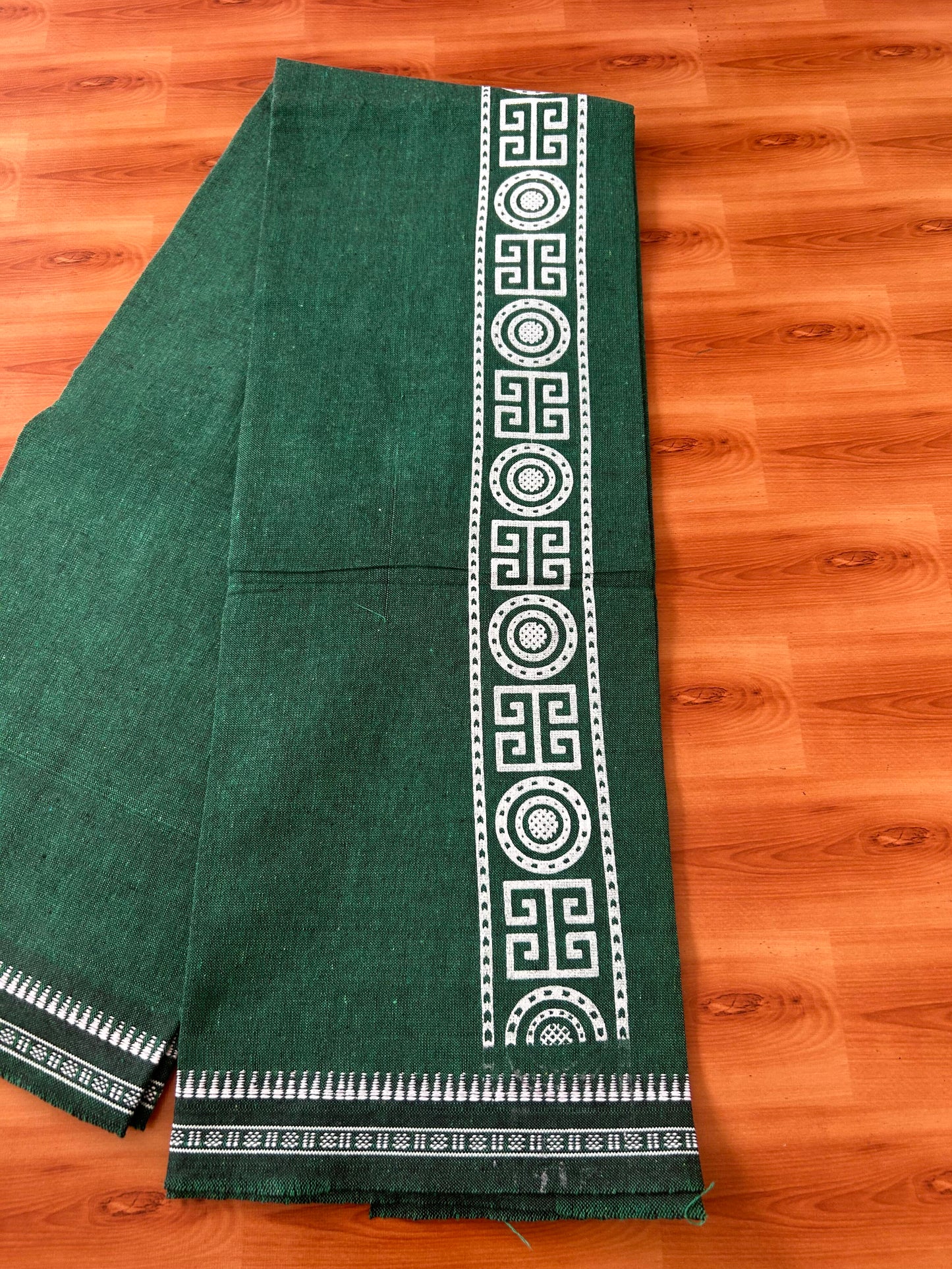 Kaitharikada - Single Kaily / Lungi - Mixed Cotton - 40s twisted - 2.5 inch White Design printed kuppadam kara with  Dark Green colour body (2 meter / 4 muzham) - 16 KK8054 GAN