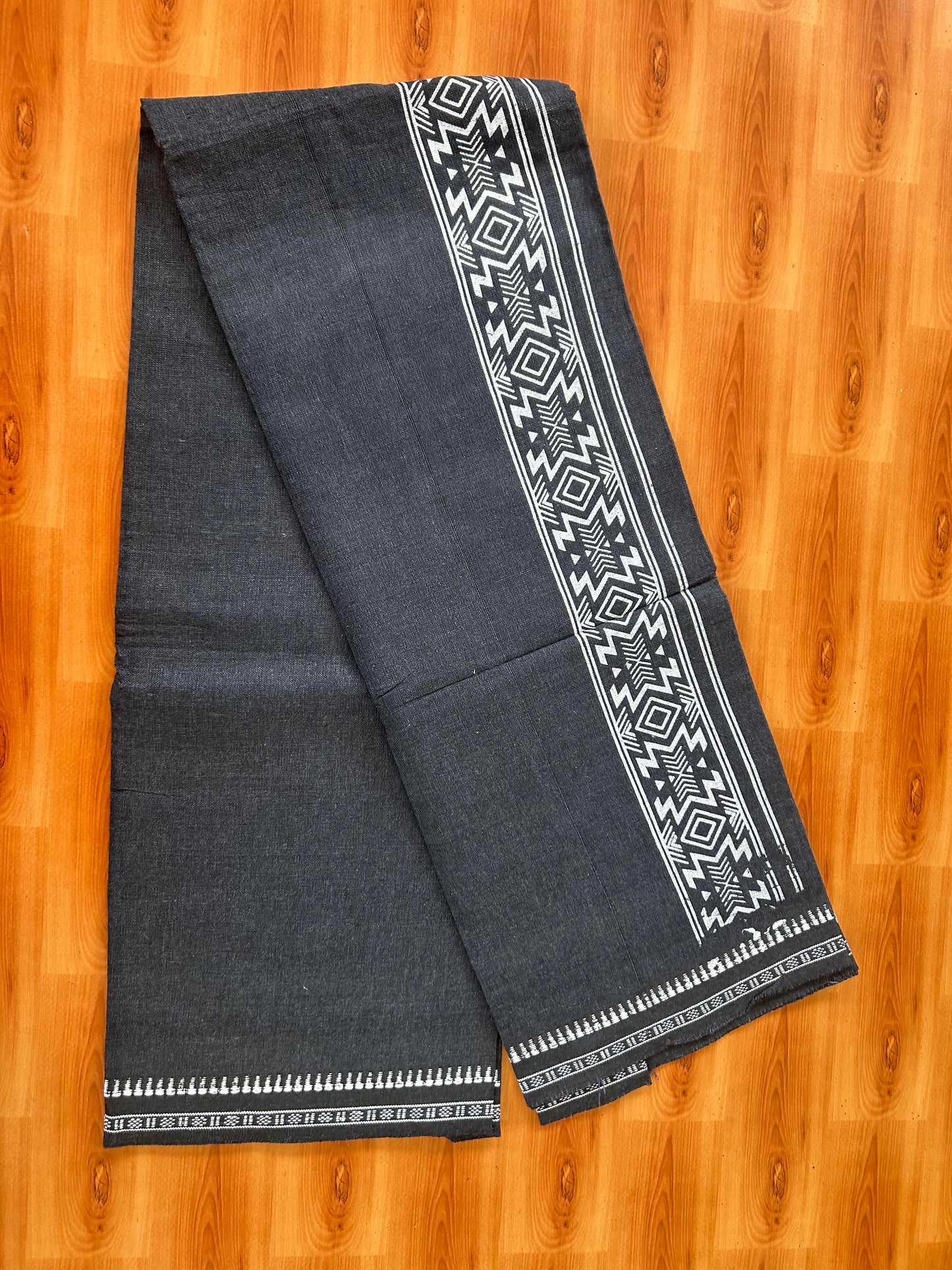 Kaitharikada - Single Kaily / Lungi - Mixed Cotton - 40s twisted - 2.5 inch White Design printed kuppadam kara with Dark Blue Grey Shaded colour body (2 meter / 4 muzham) - 9 KK8054 GAN