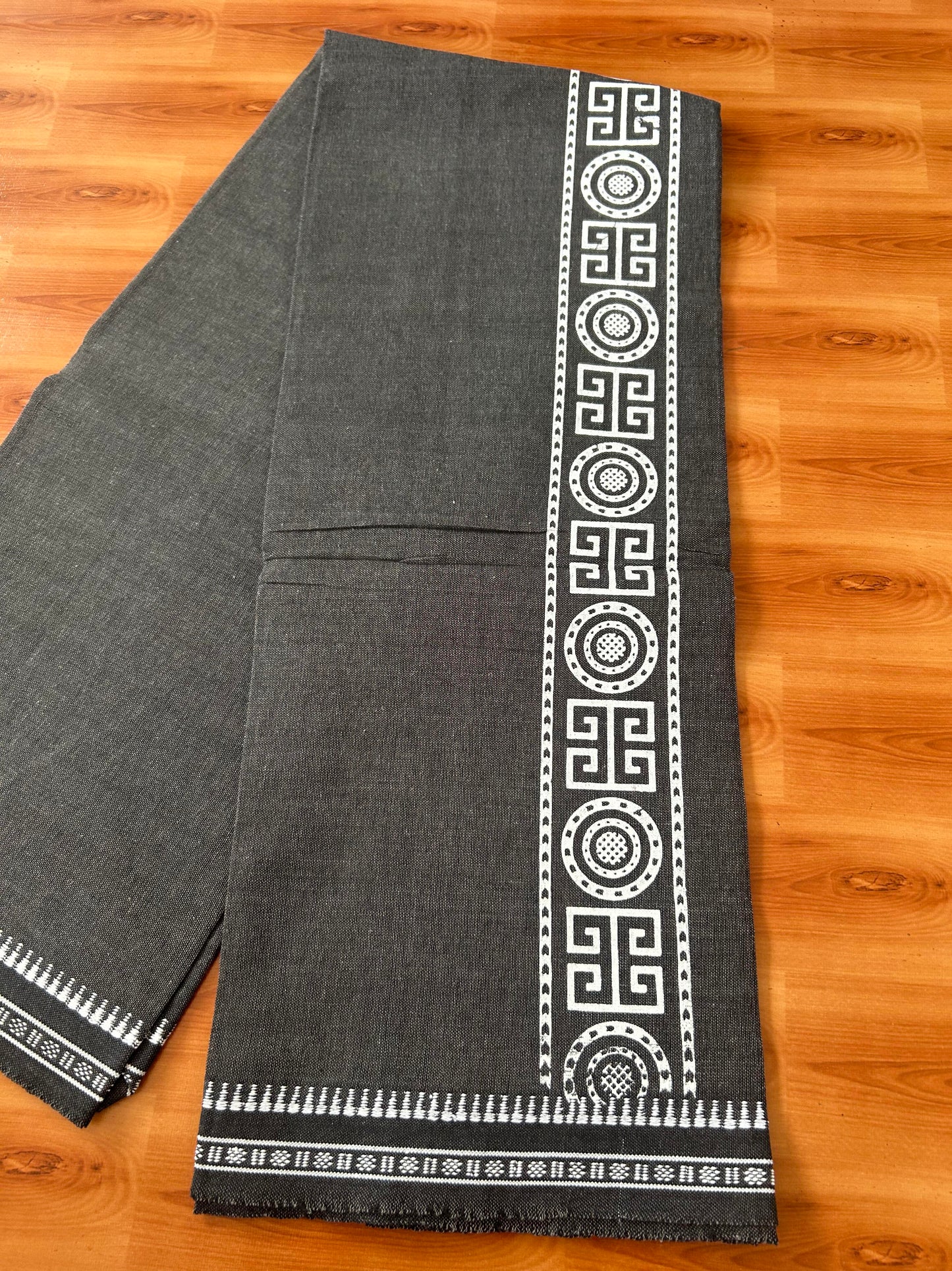 Kaitharikada - Single Kaily / Lungi - Mixed Cotton - 40s twisted - 2.5 inch White Design printed kuppadam kara with  Charcoal Grey colour body (2 meter / 4 muzham) - 17 KK8054 GAN