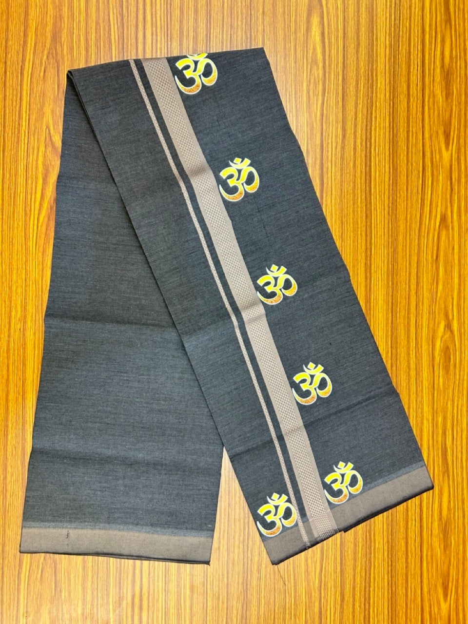 21% Discount ! Kaitharikada Pure Cotton - Single Kaily / Lungi -(40s)- 1 inch Dusty Brown striped Ohm Printed Design kara with Black Shaded colour body  (2 meter / 4 muzham) - 39 KK8028 GAN