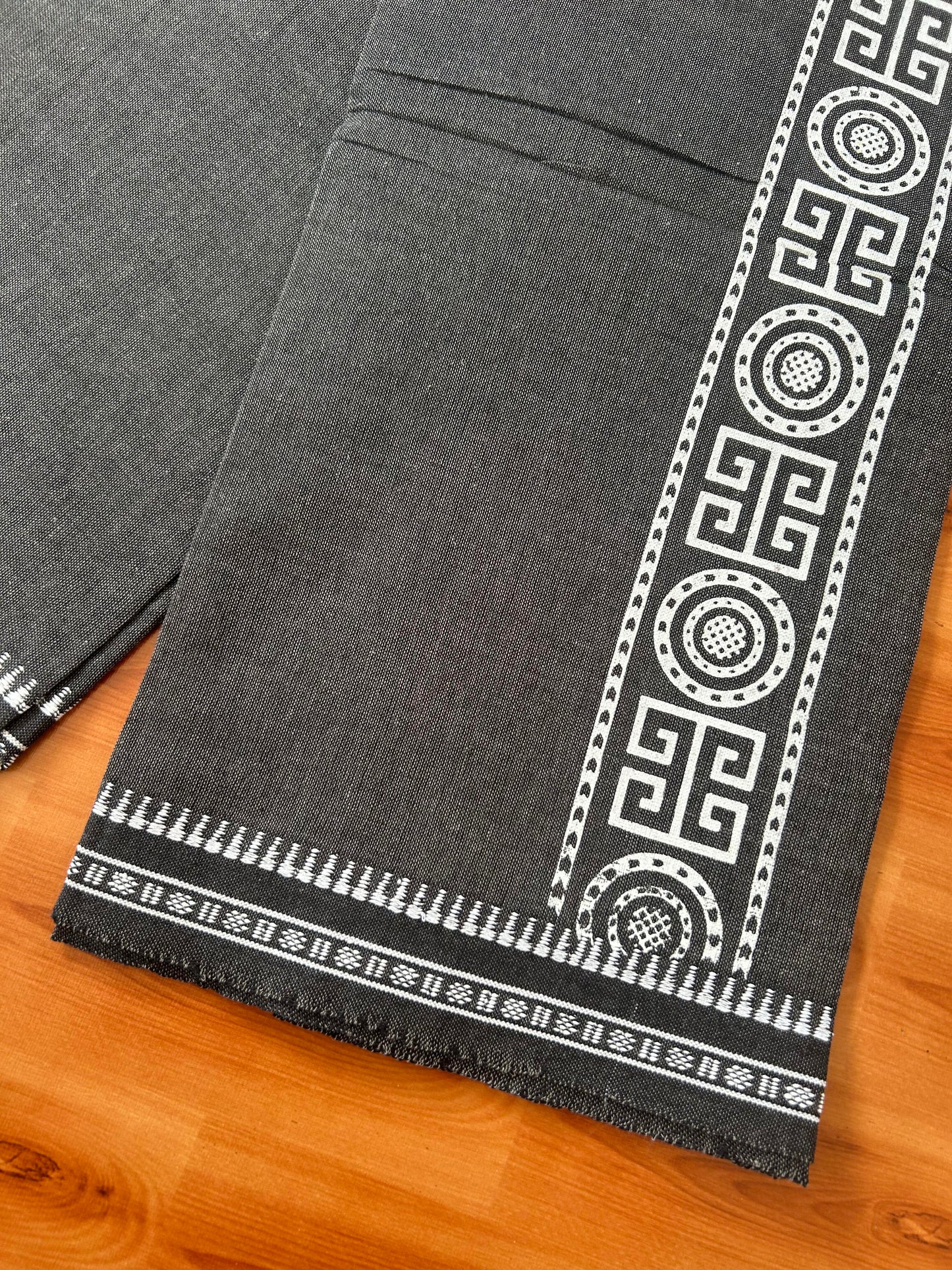 Kaitharikada - Single Kaily / Lungi - Mixed Cotton - 40s twisted - 2.5 inch White Design printed kuppadam kara with  Charcoal Grey colour body (2 meter / 4 muzham) - 17 KK8054 GAN