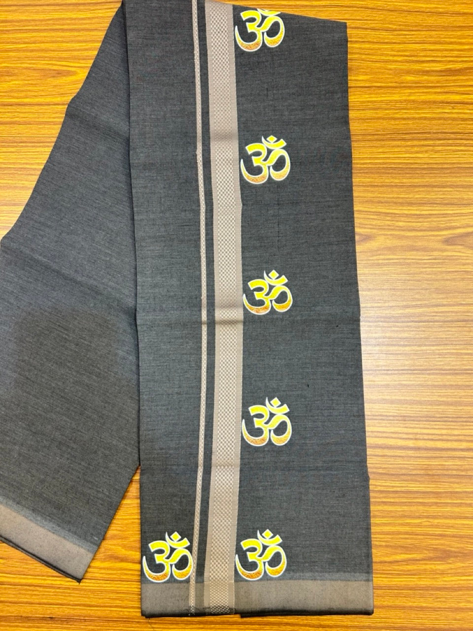 21% Discount ! Kaitharikada Pure Cotton - Single Kaily / Lungi -(40s)- 1 inch Dusty Brown striped Ohm Printed Design kara with Black Shaded colour body  (2 meter / 4 muzham) - 39 KK8028 GAN