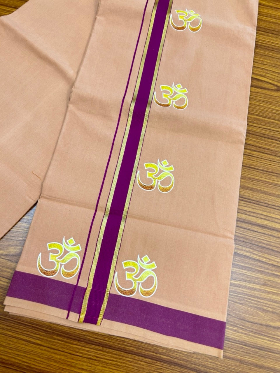 21% Discount ! Kaitharikada Pure Cotton - Single Kaily / Lungi -(40s)- 1.25 inch Violet & Gold Kasav Ohm Printed Design kara with Light Kavi colour body  (2 meter / 4 muzham) - 41 KK8028 GAN