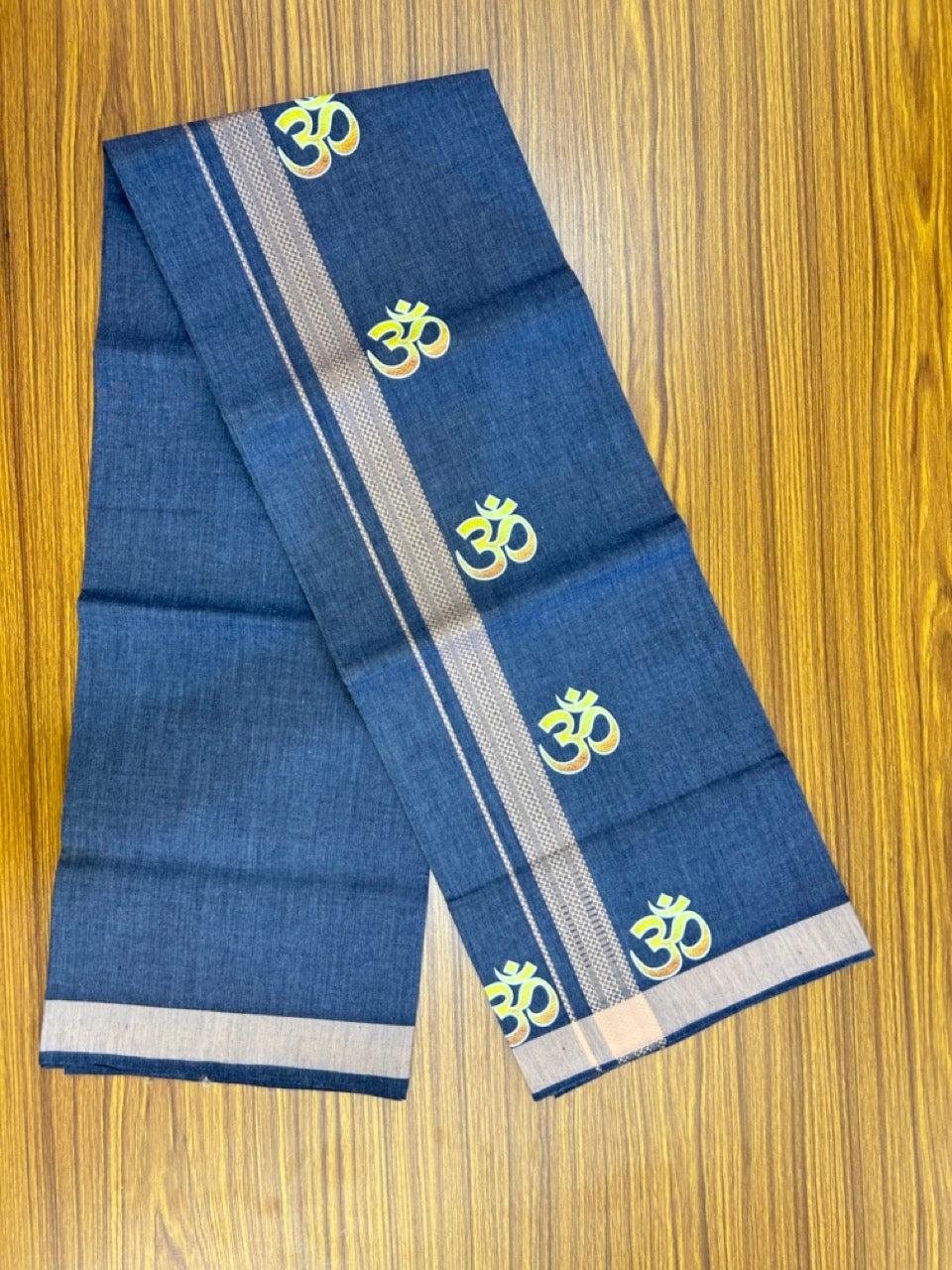 21% Discount ! Kaitharikada Pure Cotton - Single Kaily / Lungi -(40s)- 1.25 inch Light Dusty Brown Ohm Printed Design kara with Navy Blue Shaded colour body  (2 meter / 4 muzham) - 42 KK8028 GAN