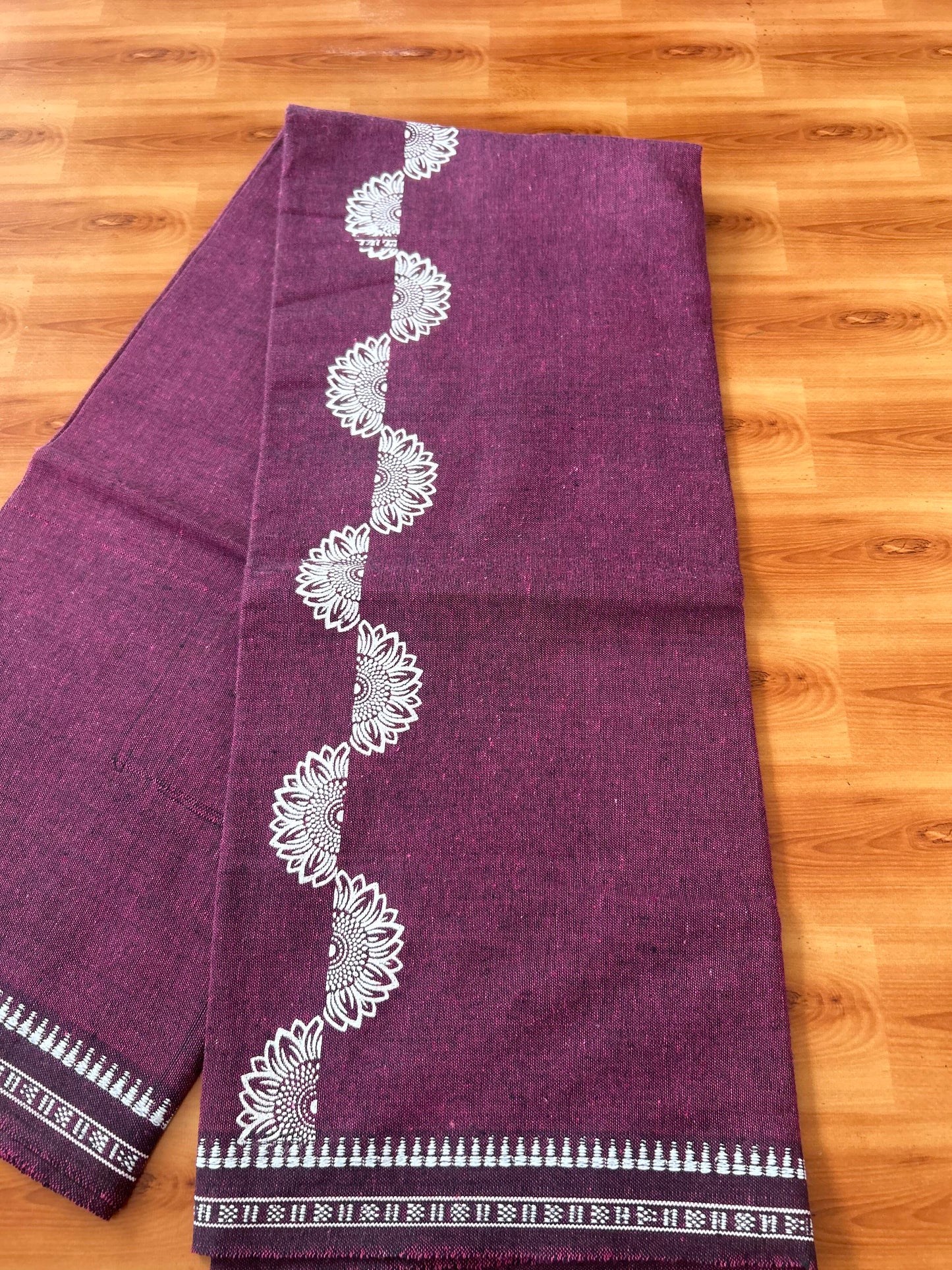 Kaitharikada - Single Kaily / Lungi - Mixed Cotton - 40s twisted - 2.5 inch White Flower Design printed kuppadam kara with Black and Wine Shaded colour body (2 meter / 4 muzham) - 3 KK8054 GAN