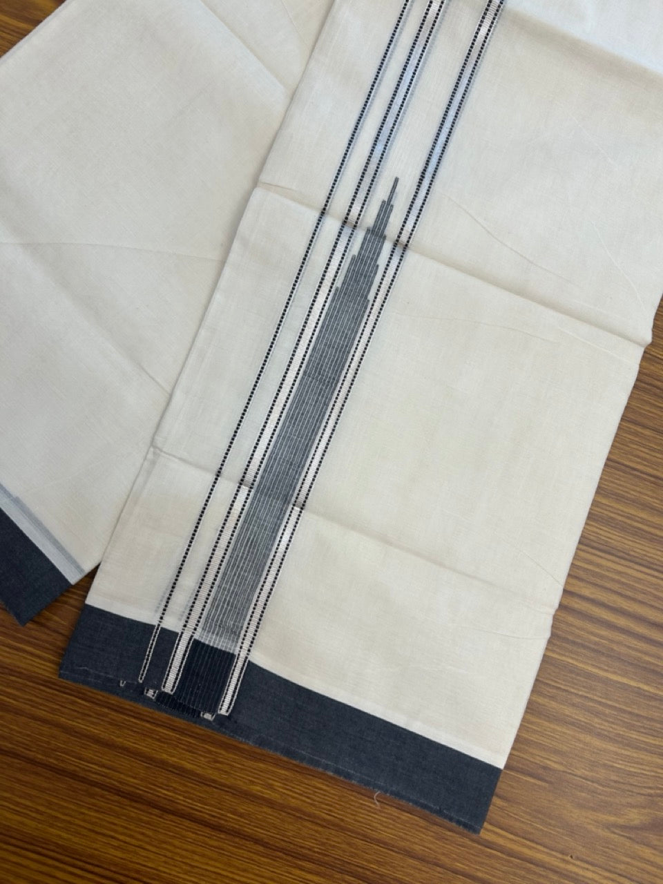 20% Discount! KaithariKada Balaramapuram 100%  Cotton Double off white (Unbleached) Mundu/Dhoti - 100X80 - 1.5 inch Silver kasavu & Black striped chutty - 4 mtr (8.5 Muzham) - 43 KK5283 PMC