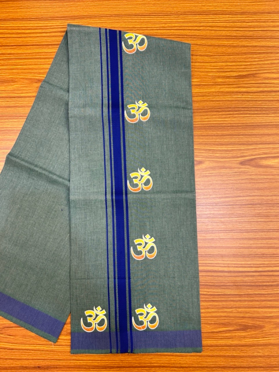 21% Discount ! Kaitharikada Pure Cotton - Single Kaily / Lungi -(40s)- 1.25 inch Navy Blue Striped Ohm Printed Design kara with Green Shaded colour body  (2 meter / 4 muzham) - 46 KK8028 GAN