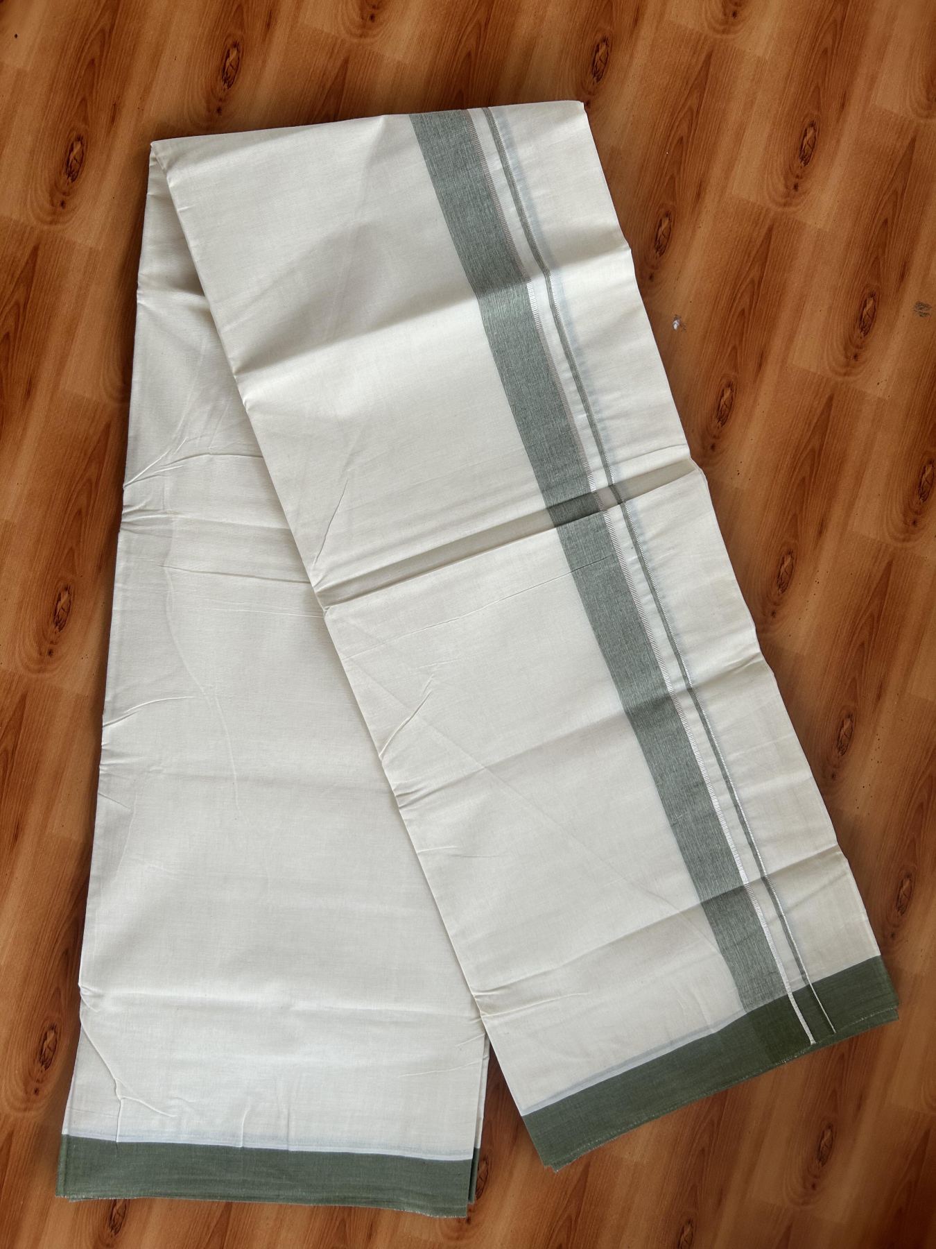 Double Off White (Unbleached) Mundu/Dhoti - 20% Discount! Kaitharikada Pure Cotton - 80x80 - 1.25 Inch Silver Kasav & Olive Green Shaded Kara 4 mtr (8.5 muzham) - 20 KK5465 MRH