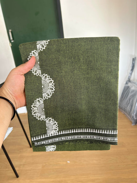 Kaitharikada - Single Kaily / Lungi - Mixed Cotton - 40s twisted - 2.5 inch White Flower Design printed kuppadam kara with Black and Light Green Shaded colour body (2 meter / 4 muzham) - 2  KK8054 GAN