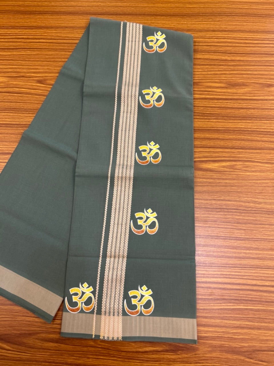 34% Discount ! Kaitharikada Pure Cotton - Single Kaily / Lungi -(40s)- 1.5 inch Cream Striped Ohm Printed Design kara with Green colour body  (2 meter / 4 muzham) - 58 KK8028 GAN