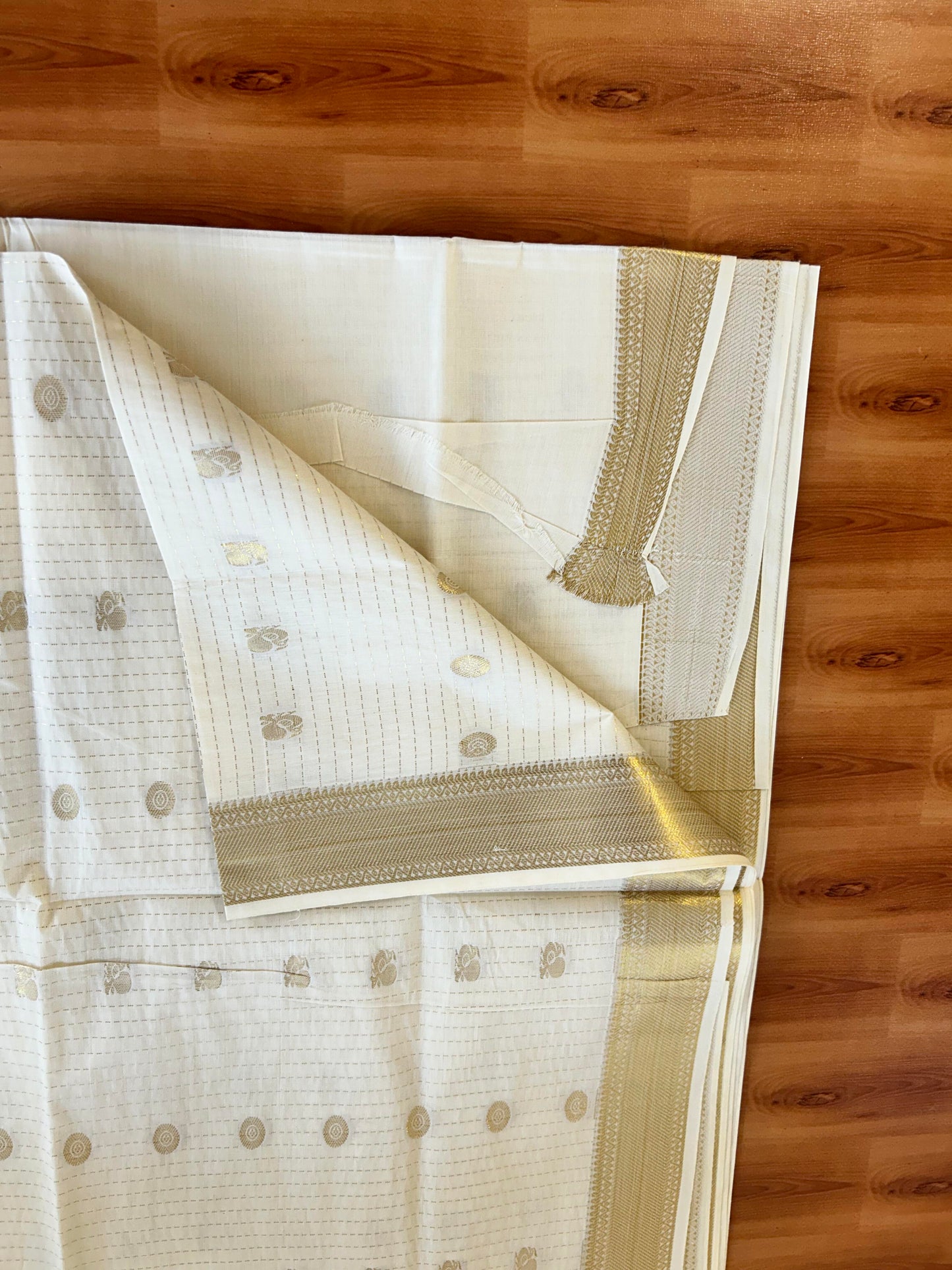 25% Discount! Kaitharikada Kerala Traditional Saree Off white- Mixed Cotton Kasav Saree - Gold Kasav Design Body - 79 KK7000 PMC