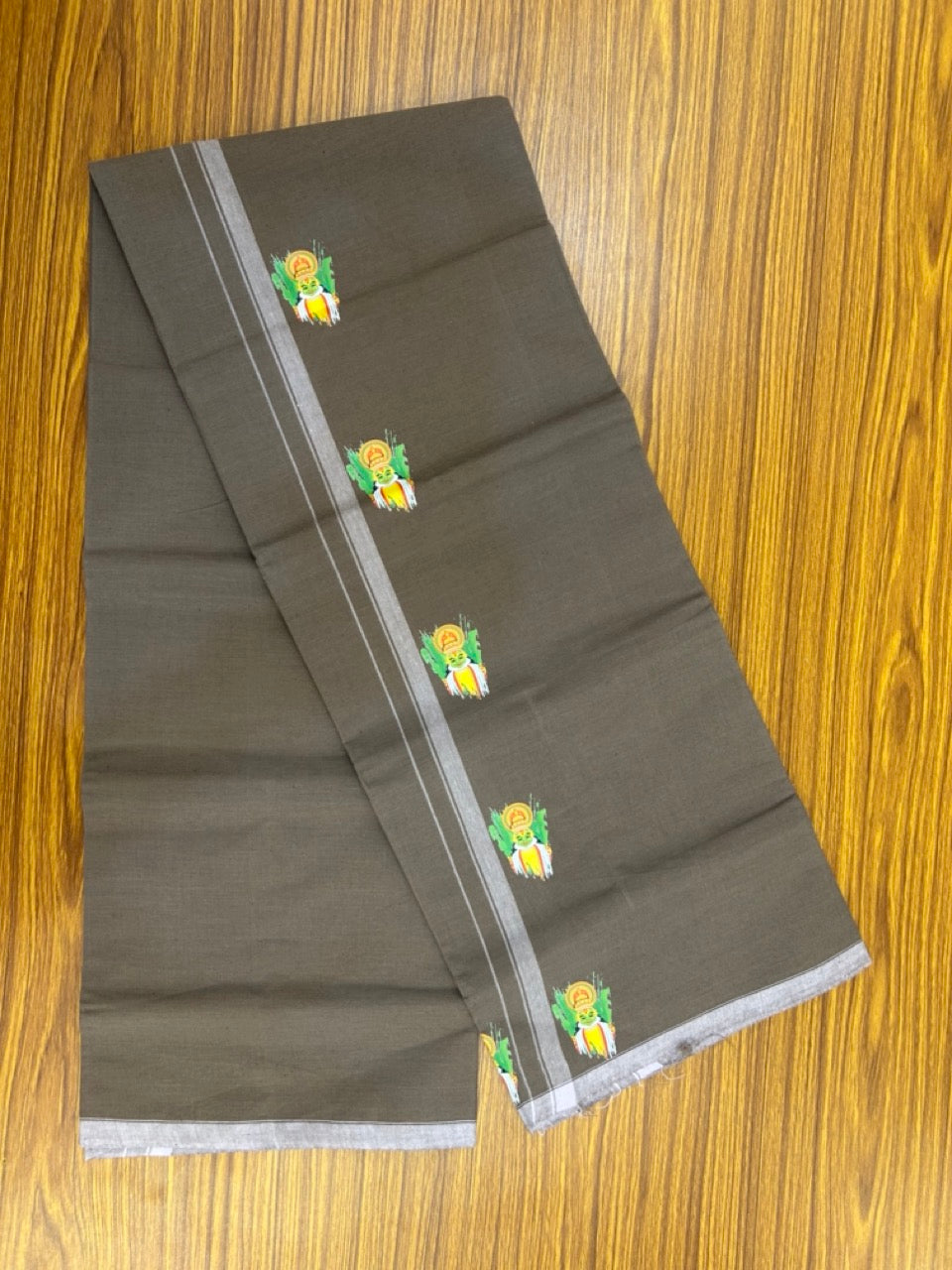 9% Discount !! Kaitharikada Pure Cotton - Single Kaily / Lungi - (40s) - 0.5 inch Printed Kadhakali Design kara with Grey colour body (2 meter / 4 muzham) - 28 KK8028 GAN