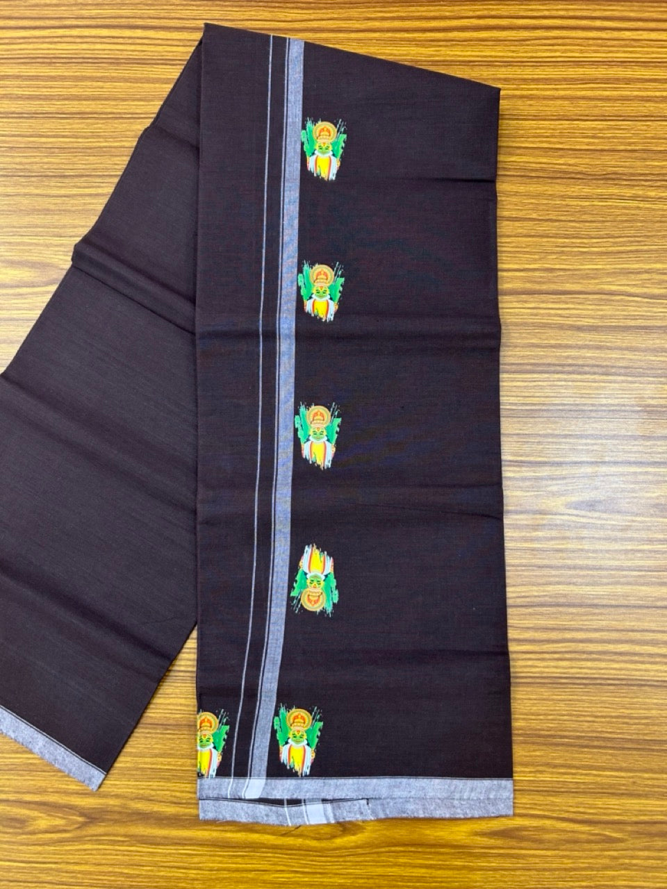 9% Discount !! Kaitharikada Pure Cotton - Single Kaily / Lungi - (40s) - 0.5 inch Kadhakali Printed Design kara with Dark Wine Brown colour body (2 meter / 4 muzham) - 31 KK8028 GAN