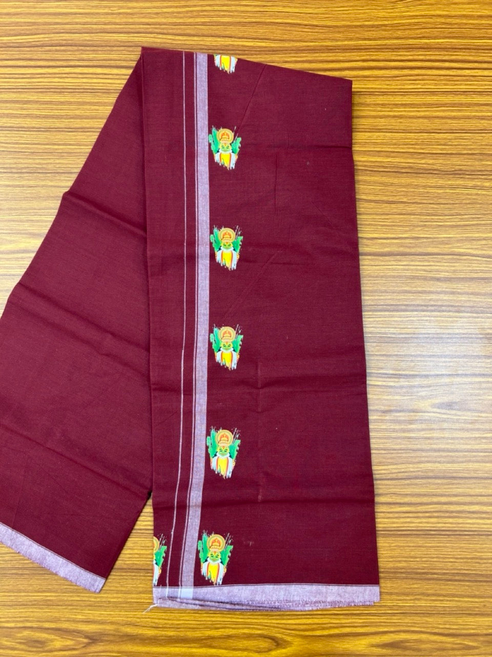 9% Discount !! Kaitharikada Pure Cotton - Single Kaily / Lungi - (40s) - 0.5 inch Theyyam Kadhakali Printed Design kara with Maroon colour body (2 meter / 4 muzham) - 29 KK8028 GAN