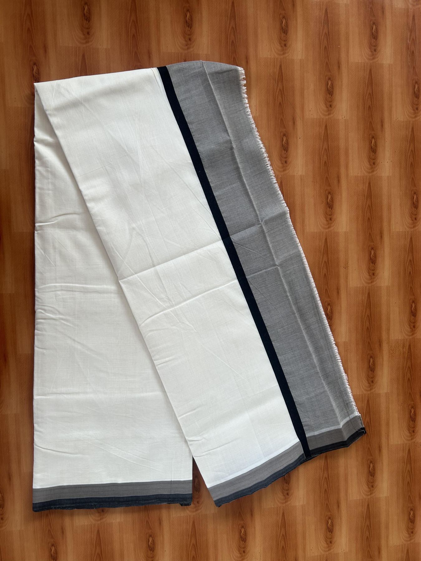 25% Discount!! KaithariKada Handloom Unakkupaav - Kerala Handloom - 100% Pure Cotton Off White - (Unbleached) Double Mundu/Dothi - 100 x 80 - 4.5 inch Black & Brown Side Striped Kara 4 meter (8.5 muzham) - 5 KK5390 REA