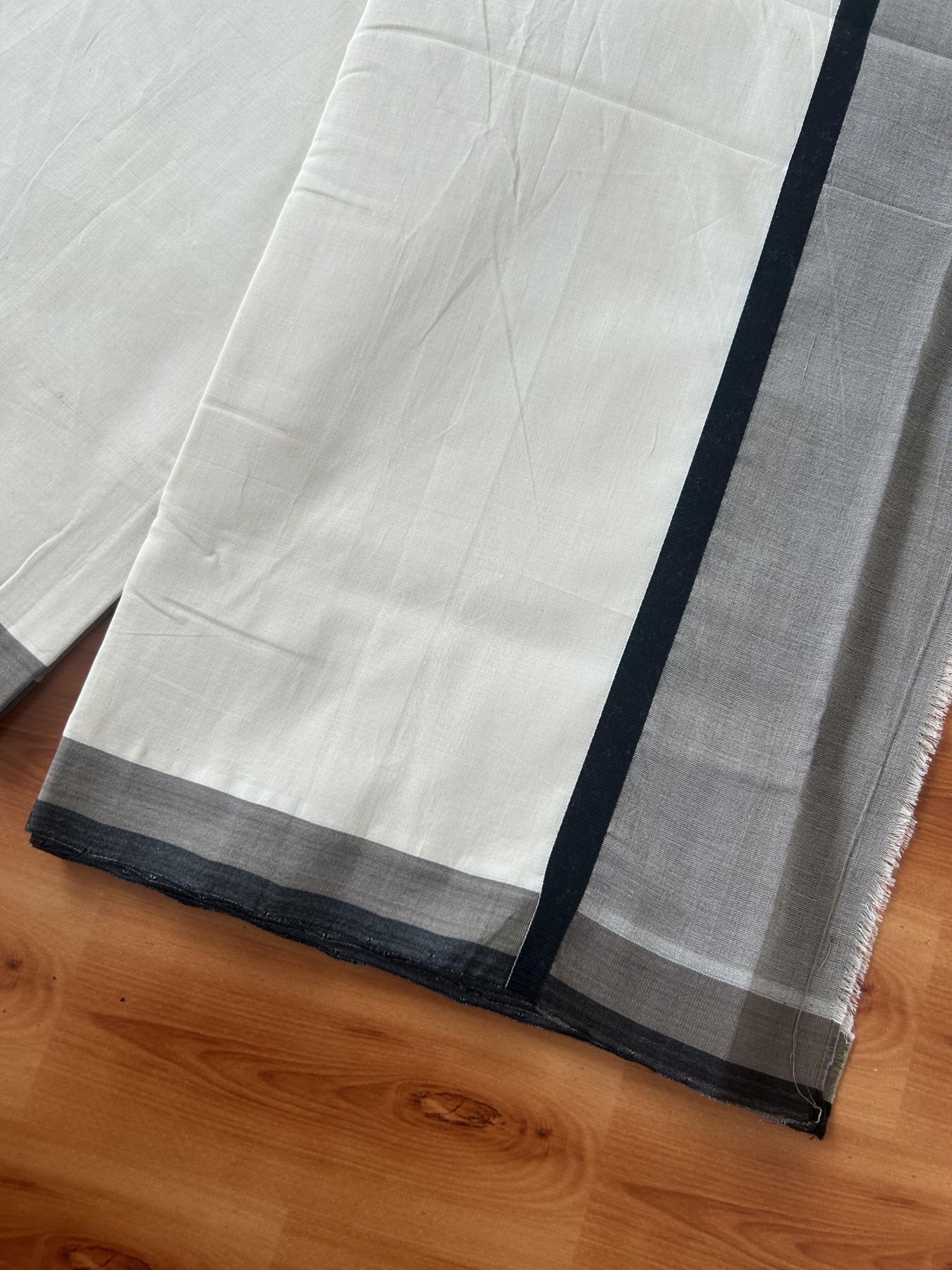 25% Discount!! KaithariKada Handloom Unakkupaav - Kerala Handloom - 100% Pure Cotton Off White - (Unbleached) Double Mundu/Dothi - 100 x 80 - 4.5 inch Black & Brown Side Striped Kara 4 meter (8.5 muzham) - 5 KK5390 REA