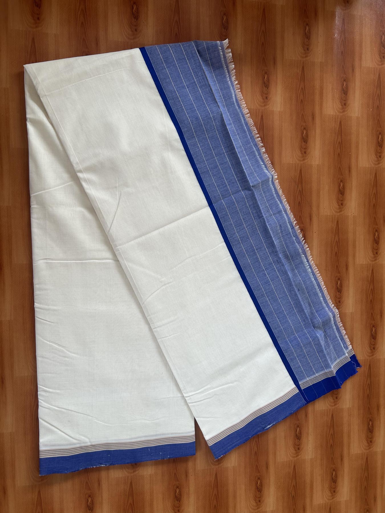 25% Discount!! KaithariKada Handloom Unakkupaav - Kerala Handloom - 100% Pure Cotton Off White - (Unbleached) Double Mundu/Dothi - 100 x 80 - 4.5 inch Blue & Light Sand brown Side Striped Kara 4 meter (8.5 muzham) - 1 KK5390 REA