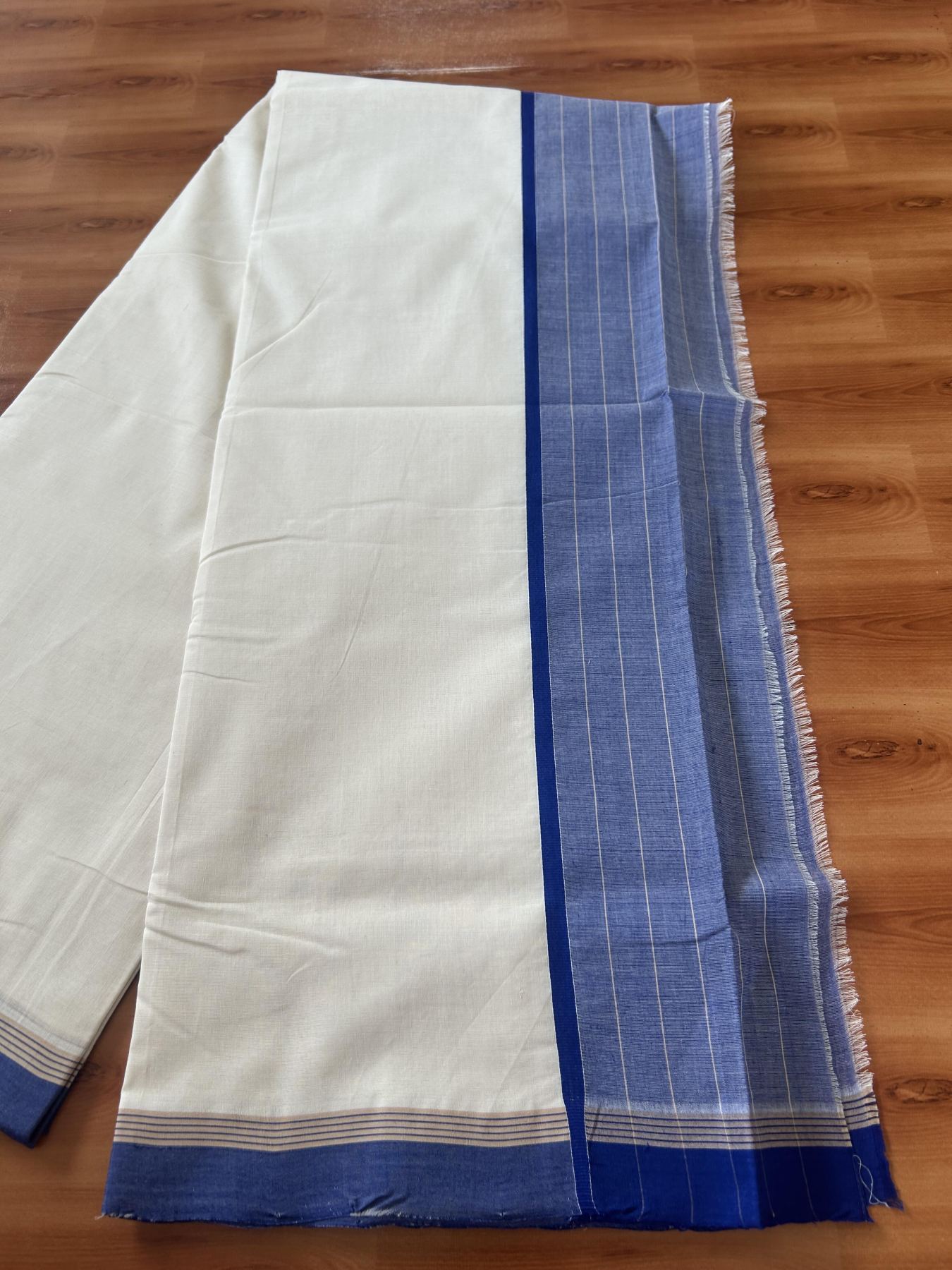 25% Discount!! KaithariKada Handloom Unakkupaav - Kerala Handloom - 100% Pure Cotton Off White - (Unbleached) Double Mundu/Dothi - 100 x 80 - 4.5 inch Blue & Light Sand brown Side Striped Kara 4 meter (8.5 muzham) - 1 KK5390 REA