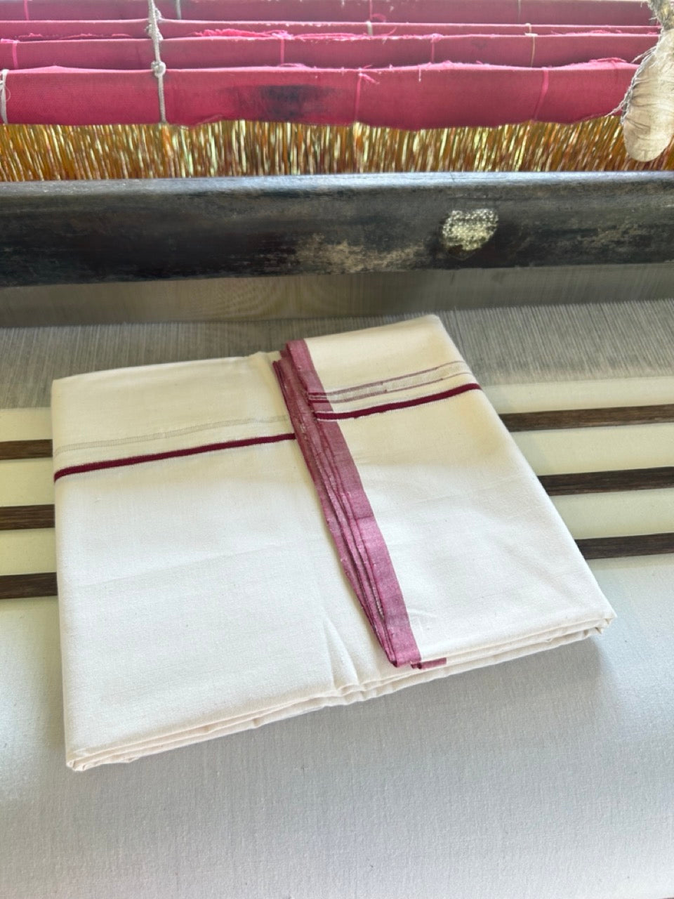 SIGNATURE KAITHARIKADA EXCLUSIVE SINGLE DHOTI - 25% DISCOUNT!! 100% Cotton Balaramapuram HANDLOOM Single Mundu/Dhoti - Off White - (Unbleached) 1 cm Maroon & Silver KASAVU Chutty Kara (2 meter / 4 muzham) - 2KK5040KAI