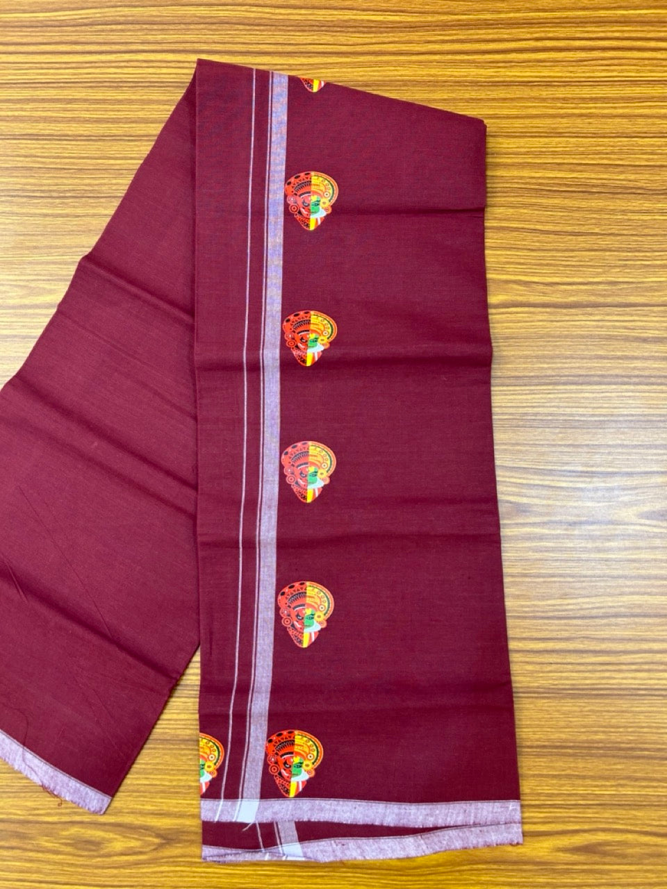 9% Discount !! Kaitharikada Pure Cotton - Single Kaily / Lungi - (40s) - 0.5 inch Theyyam Kadhakali Printed Design kara with Dark Maroon   colour body (2 meter / 4 muzham) - 23 KK8028 GAN