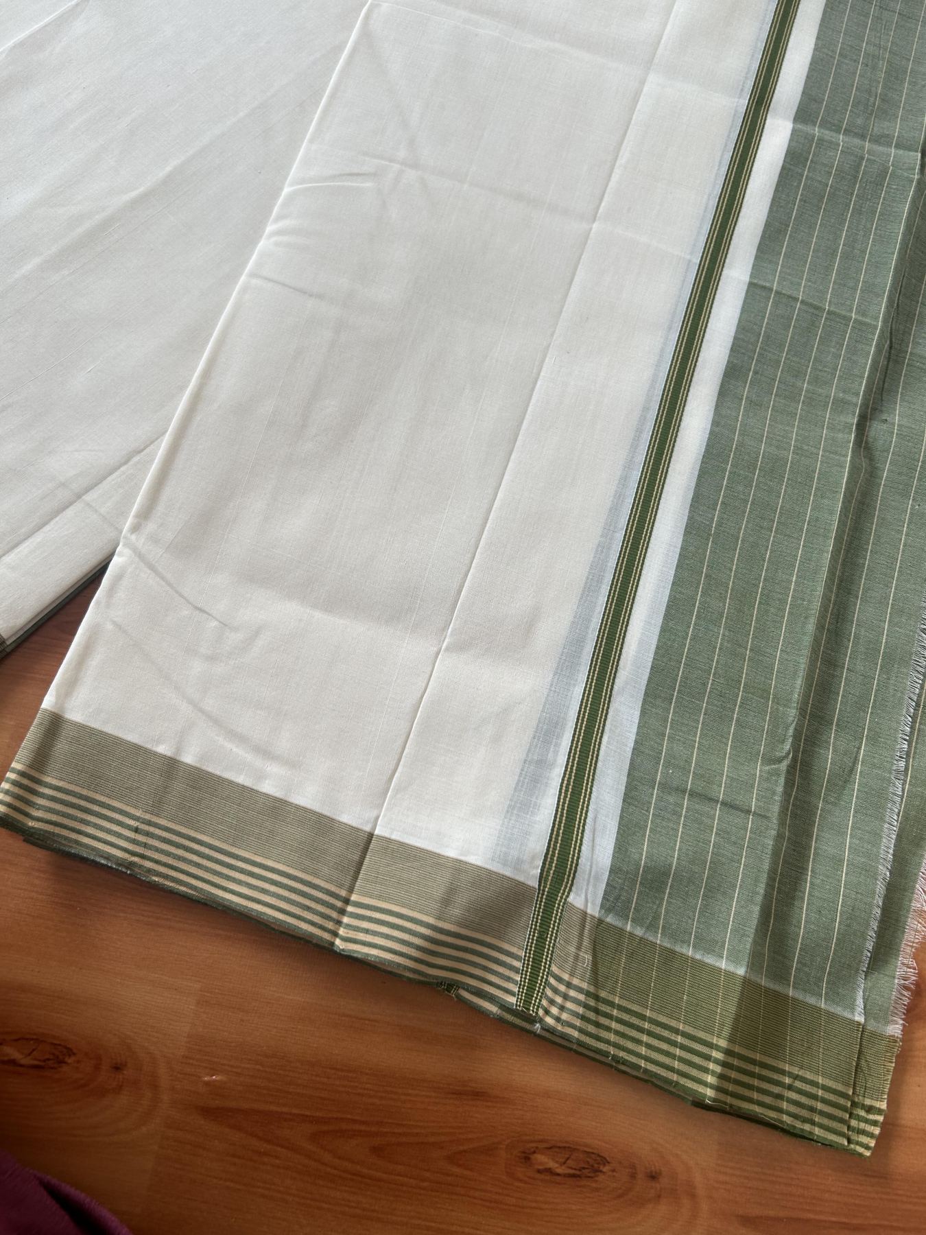 25% Discount!! KaithariKada Handloom Unakkupaav - Kerala Handloom - 100% Pure Cotton Off White - (Unbleached) Double Mundu/Dothi - 100 x 80 - 4.5 inch Green & Light Sand brown Side Striped Kara 4 meter (8.5 muzham) - 4 KK5390 REA