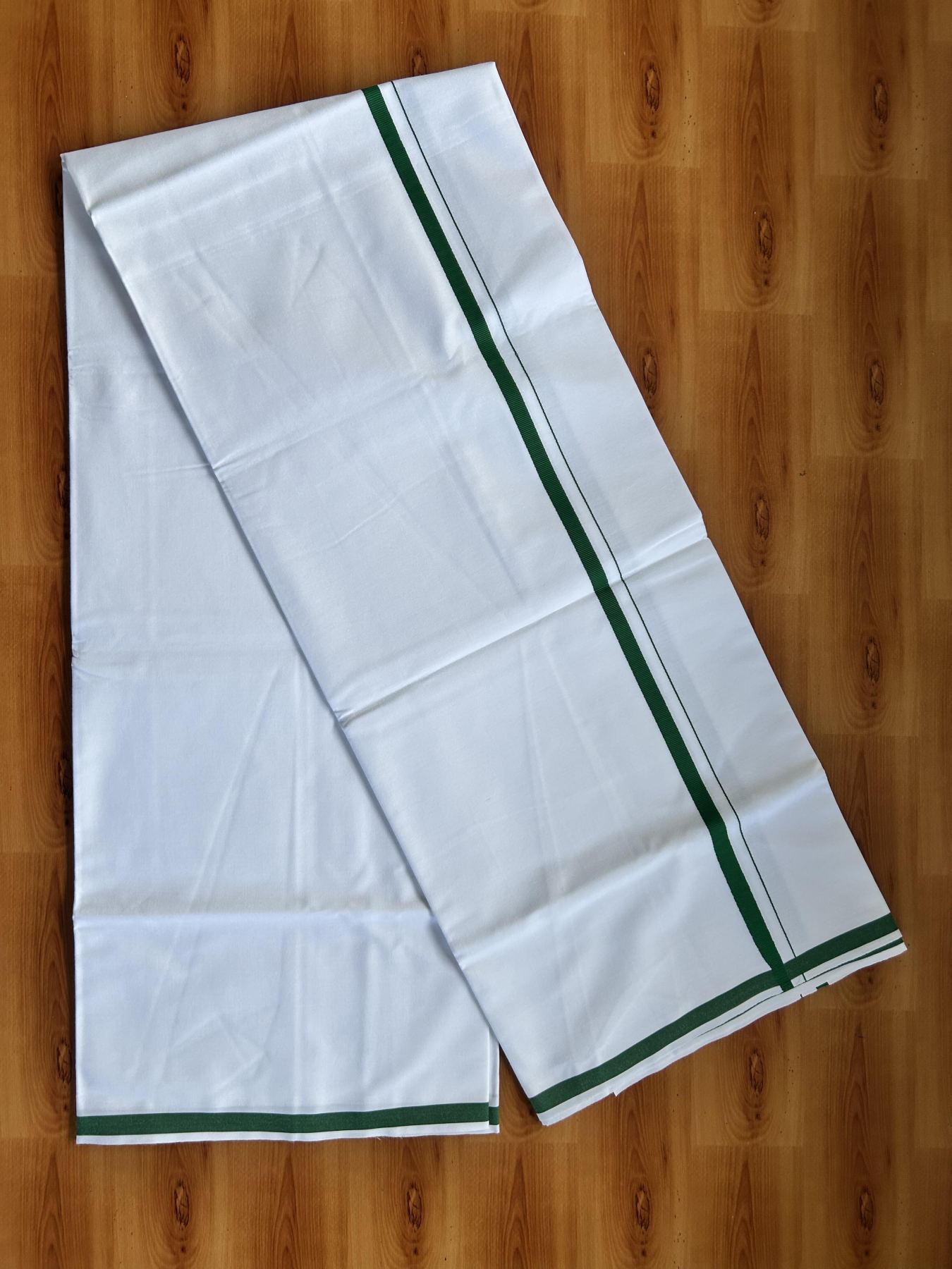 Single Pure White 100% Pure Cotton Mundu/Dhoti - 8% Discount! KaithariKada Mill Bleached - 40s - 1 cm Green Kara (2 meter / 4 muzham) - 5 KK5467 MC