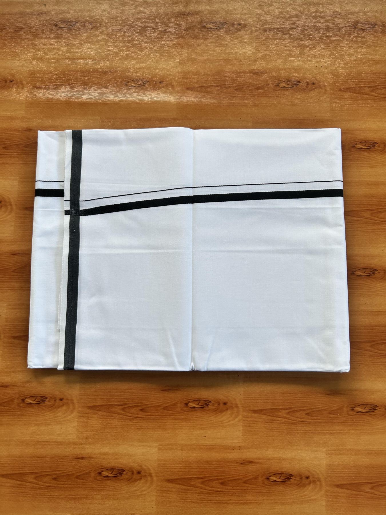 Single Pure White 100% Pure Cotton Mundu/Dhoti - 8% Discount! KaithariKada Mill Bleached - 40s - 1 cm Black Kara (2 meter / 4 muzham) - 7 KK5467 MC