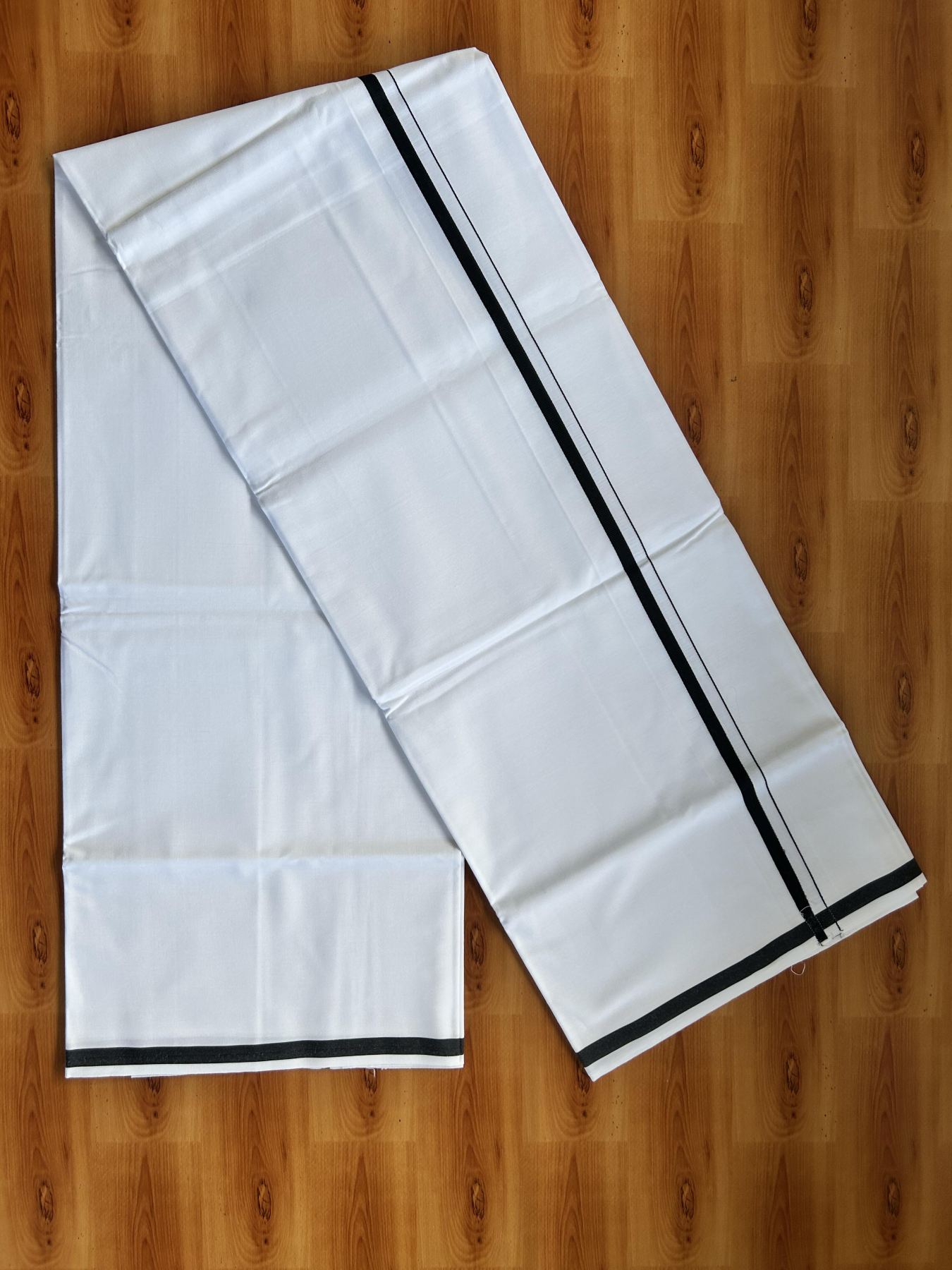 Single Pure White 100% Pure Cotton Mundu/Dhoti - 8% Discount! KaithariKada Mill Bleached - 40s - 1 cm Black Kara (2 meter / 4 muzham) - 7 KK5467 MC