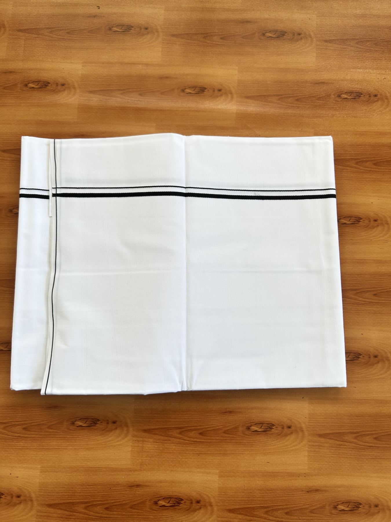 Single Pure White 100% Pure Cotton Mundu/Dhoti - 8% Discount! KaithariKada Mill Bleached - 40s - 0.5 cm Black Kara (2 meter / 4 muzham) - 12 KK5467 MC