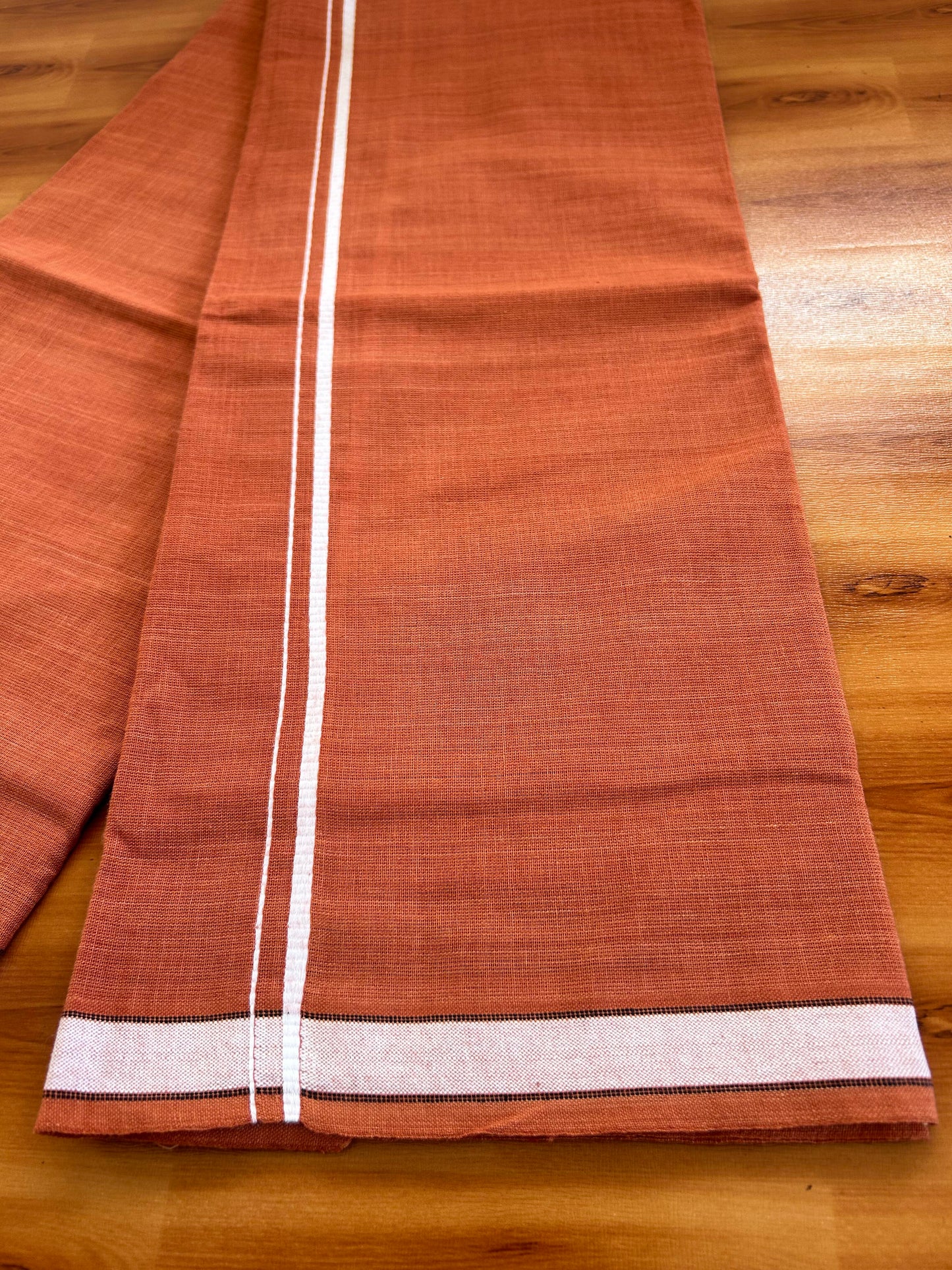 Kaitharikada - Single Kaily / Lungi -Mixed Cotton - 20s twisted - 0.5 cm  White Thin Kara With Kavi Colour Body (2 meter / 4 muzham) - 2 KK8067 KUT