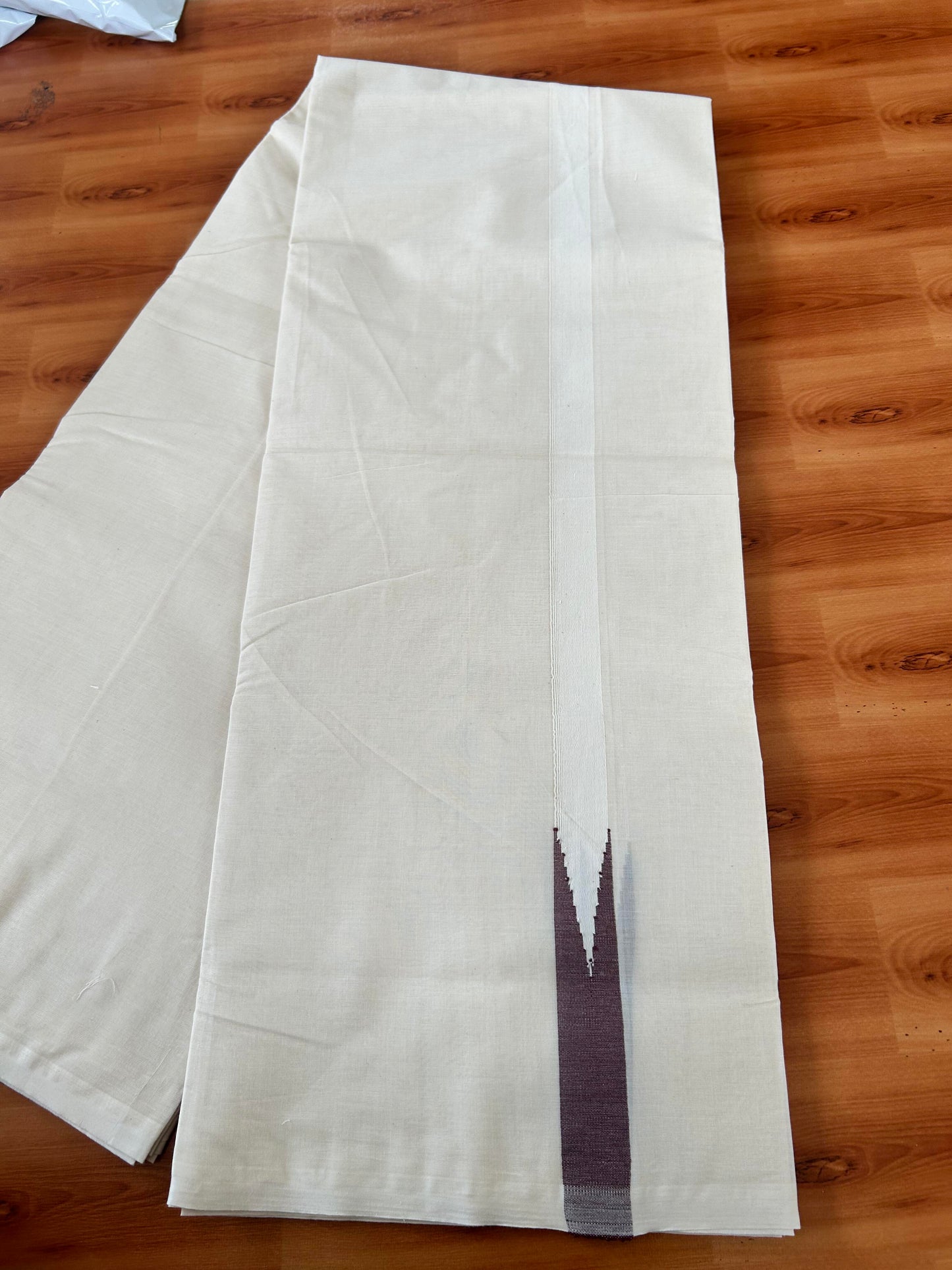 Double Off white Mundu/Dhoti - 20% Discount! KaithariKada Balaramapuram 100% Cotton - 100x100 - 1 inch Puliyilakkara Dark Brown Chutty Kara - 4 mtr (8.5 muzham) - 15 KK5420 ASH