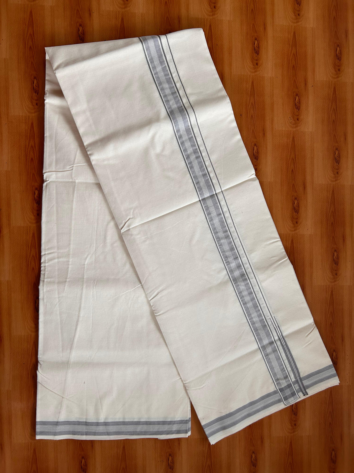 Single Mundu/Dhoti - Off White (Unbleached) 20% Discount !! KaithariKada Pulimood 100% Cotton Twisted 100s Thread - 1.25 inch Puliyilakkara Light Purplish Grey Chutty Kara (2 meter/4 Muzham) - 4 KK5539 ASH