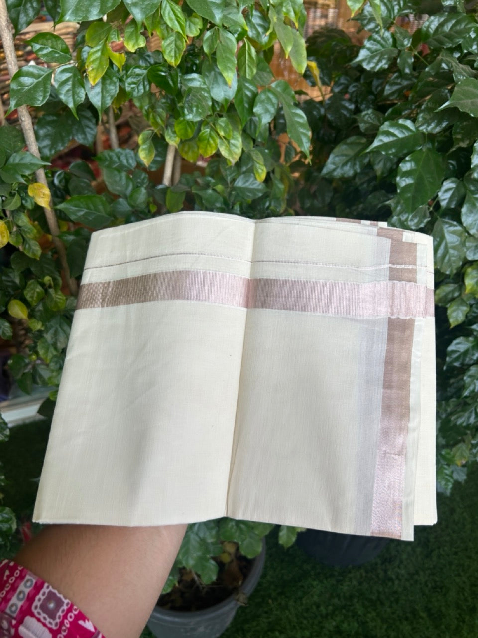 19% DISCOUNT! KaithariKada Balaramapuram DOUBLE OFF WHITE - (Ubleached) Mundu/Dhoti - Cotton mix - 80s - 1 inch Light Rose Pink kasavu Kara 4 mtr (8.5 Muzham) - 40 KK5284 PMC