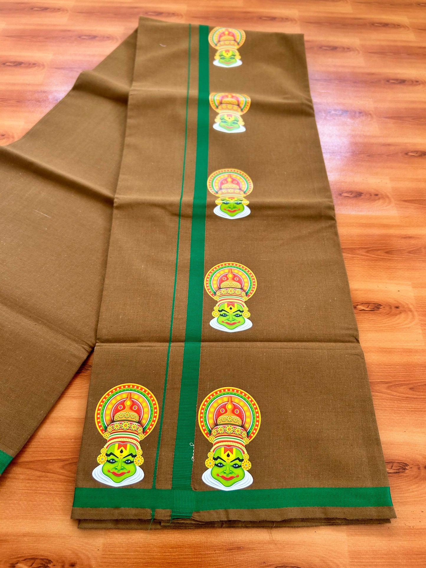 Single Kaily / Lungi- 20% Discount !! Kaitharikada - Pure Cotton - (40s) - 0.5 inch Light Green Kara Kathakali Printed Design Kara with Brown colour Body (2 meter / 4 muzham) - 54 KK8062 GAN