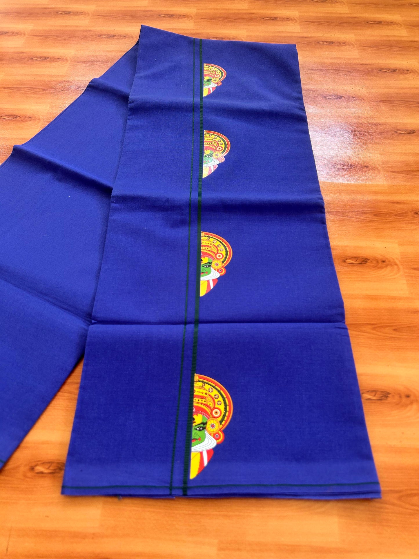 Single Kaily / Lungi- 20% Discount !! Kaitharikada - Pure Cotton - (40s) - 0.5 cm Green Kara Kathakali Printed Design Kara with Blue colour Body (2 meter / 4 muzham) - 52 KK8062 GAN