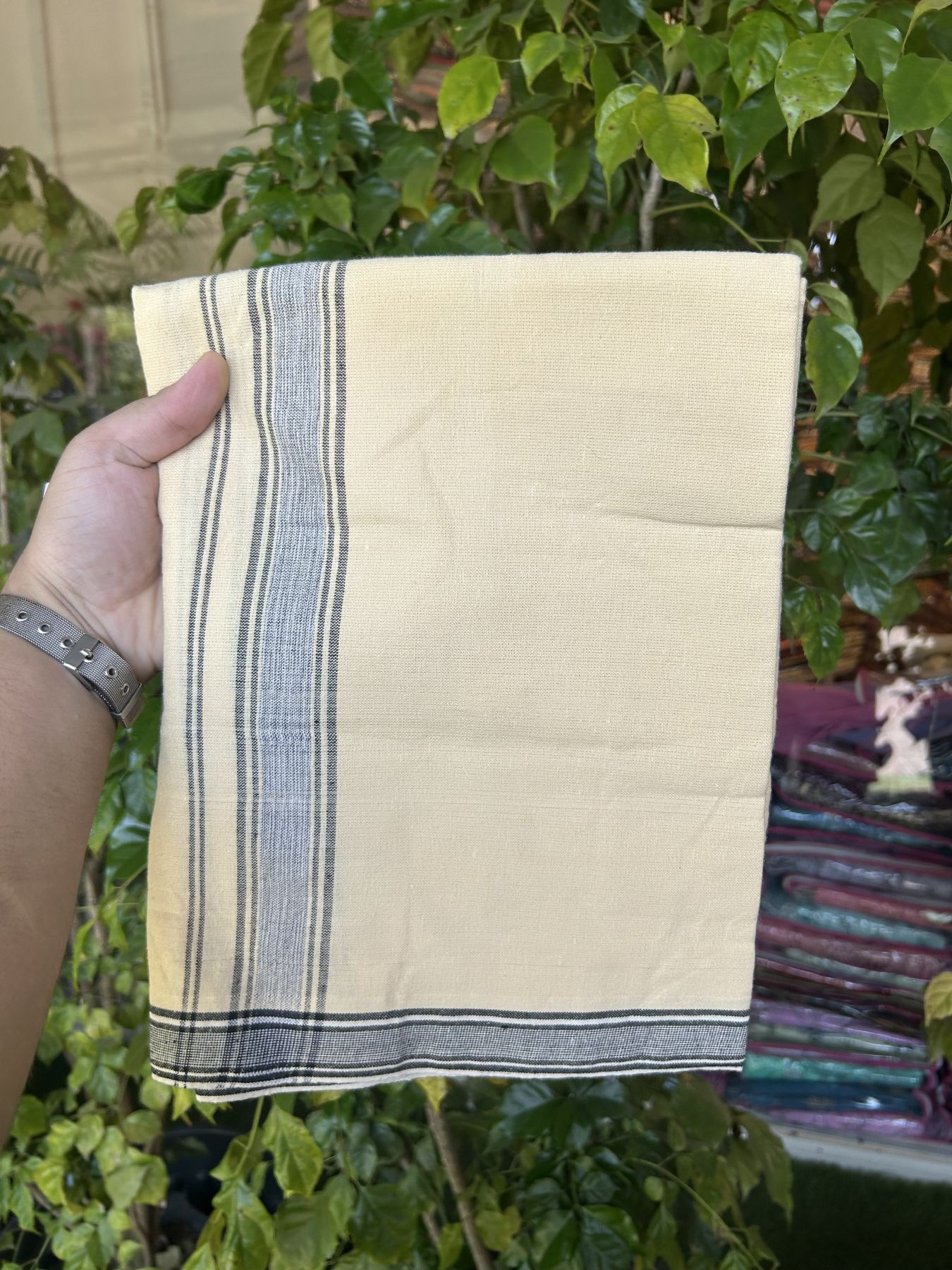 Kannur Kavi - 36% Discount !! 95% cotton 5 % Polyster - Single Kaily / Lungi - 60s - 1.25 inch Black shaded striped kara with Light Yellow colour Body 1.90 mtr (4 muzham) - 8 KK5323 KUT