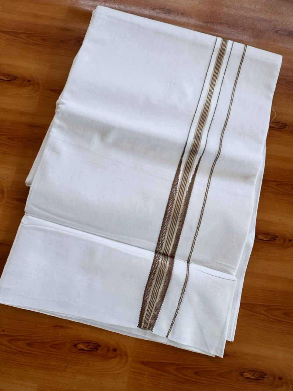 Double Pure White Mundu/Dhoti - 20% Discount !! KaithariKada Balaramapuram 100% Cotton - 100x80 - 0.75 inch Puliyilakkara Silver Kasav & Brown Shaded Chutty Kara 3.90 mtr (8 muzham) - 16 KK5505 VAS