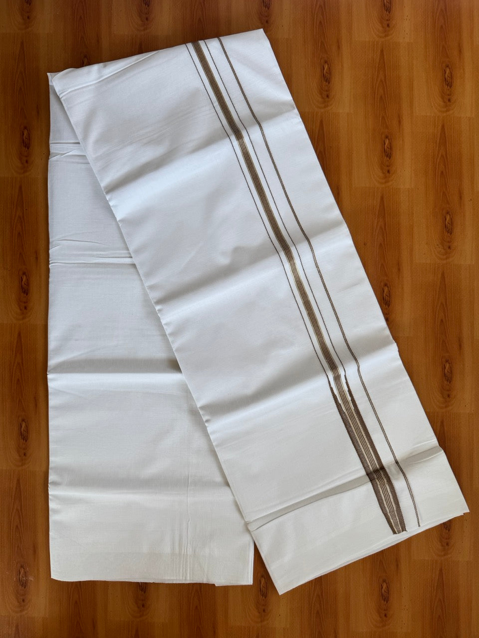 Double Pure White Mundu/Dhoti - 20% Discount !! KaithariKada Balaramapuram 100% Cotton - 100x80 - 0.75 inch Puliyilakkara Silver Kasav & Brown Shaded Chutty Kara 3.90 mtr (8 muzham) - 16 KK5505 VAS
