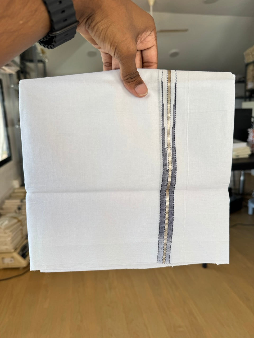 Double Pure White Mundu/Dhoti - 20% Discount !! KaithariKada Balaramapuram 100% Cotton - 100x80 - 1.5 cm Puliyilakkara Silver Kasav & Navy Blue Shaded Chutty Kara 3.90 mtr (8 muzham) - 14 KK5505 VAS