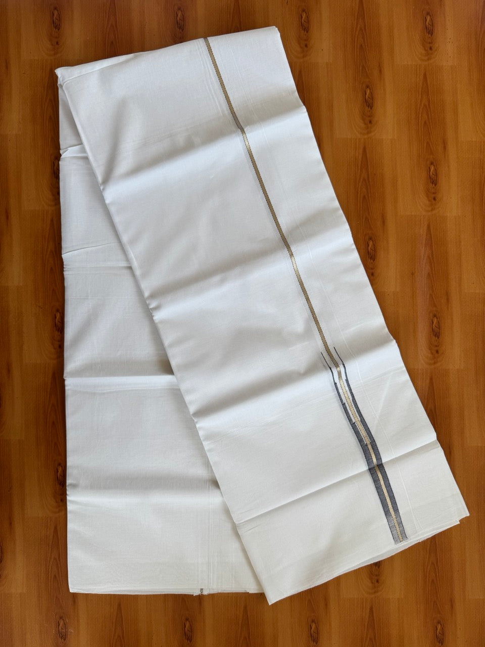 Double Pure White Mundu/Dhoti - 20% Discount !! KaithariKada Balaramapuram 100% Cotton - 100x80 - 1.5 cm Puliyilakkara Silver Kasav & Navy Blue Shaded Chutty Kara 3.90 mtr (8 muzham) - 14 KK5505 VAS