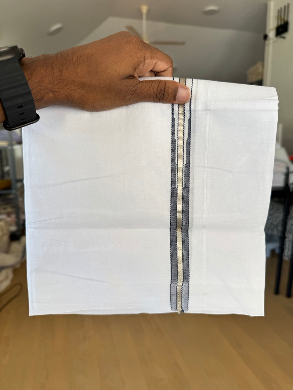 Double Pure White Mundu/Dhoti - 20% Discount !! KaithariKada Balaramapuram 100% Cotton - 100x80 - 1.5 cm Puliyilakkara Silver Kasav & Navy Blue Shaded Chutty Kara 3.90 mtr (8 muzham) - 15 KK5505 VAS