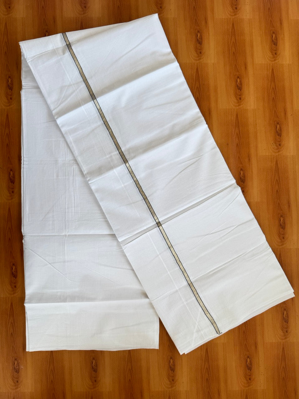 Double Pure White Mundu/Dhoti - 20% Discount !! KaithariKada Balaramapuram 100% Cotton - 100x80 - 1.5 cm Puliyilakkara Silver Kasav & Navy Blue Shaded Chutty Kara 3.90 mtr (8 muzham) - 15 KK5505 VAS