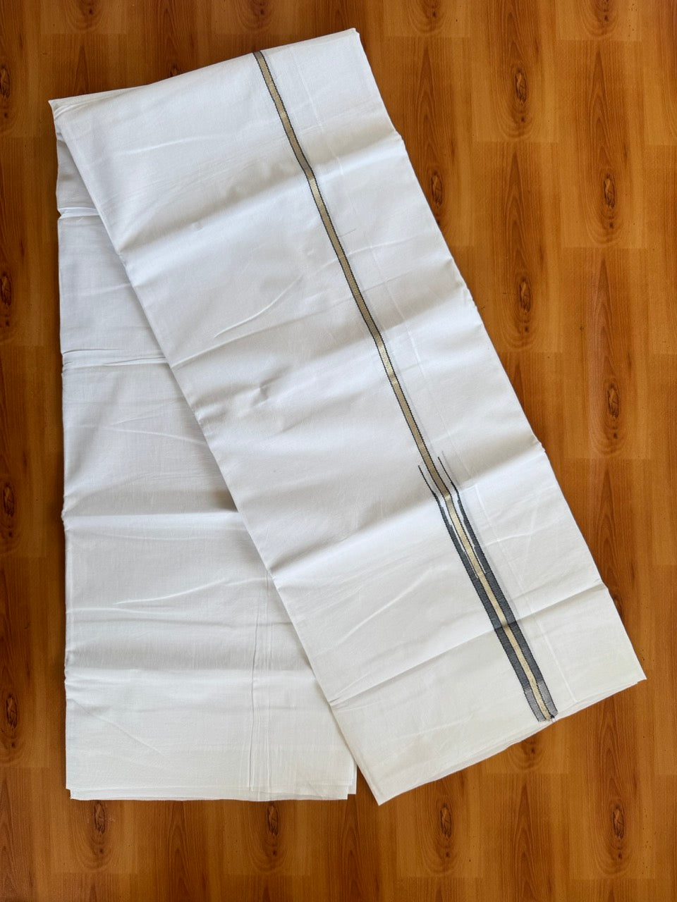 Double Pure White Mundu/Dhoti - 20% Discount !! KaithariKada Balaramapuram 100% Cotton - 100x80 - 1.5 cm Puliyilakkara Silver Kasav & Navy Blue Shaded Chutty Kara 3.90 mtr (8 muzham) - 15 KK5505 VAS