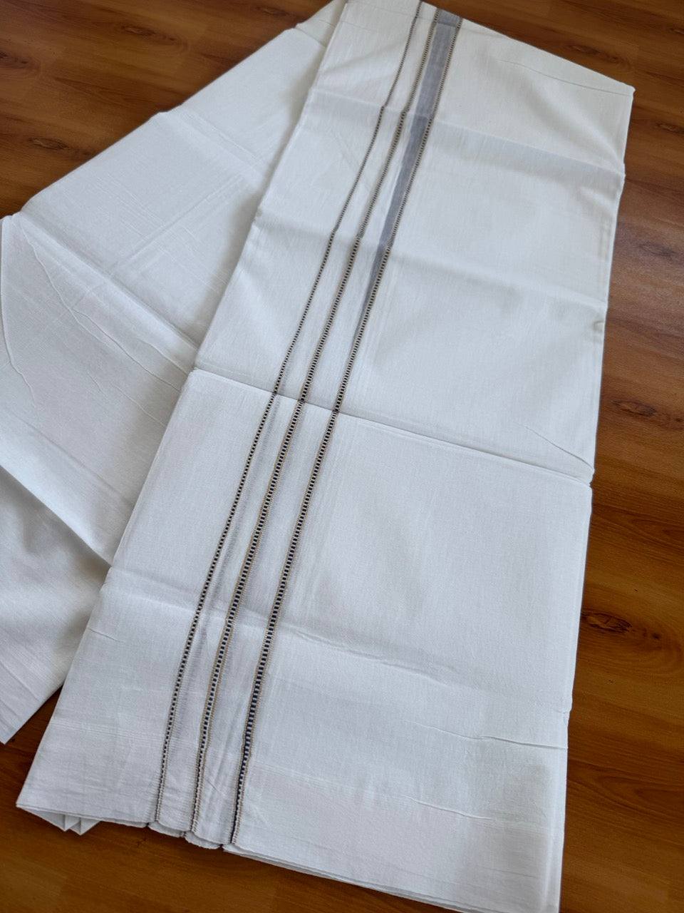 Double Pure White Mundu/Dhoti - 20% Discount !! KaithariKada Balaramapuram 100% Cotton - 100x80 - 1 Inch Puliyilakkara Silver Kasav & Navy Blue Striped Chutty Kara 3.90 mtr (8 muzham) - 2 KK5504 VAS
