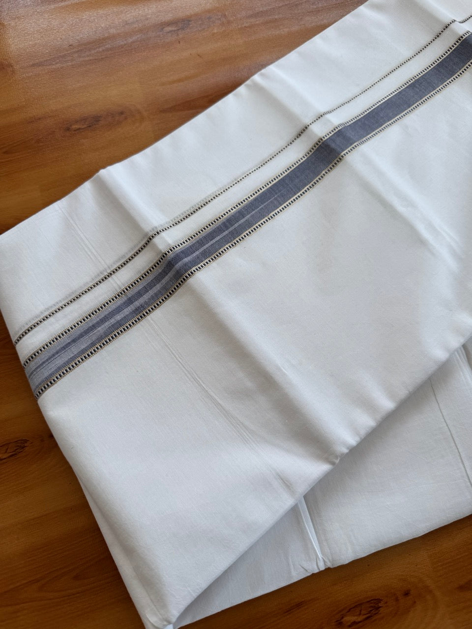 Double Pure White Mundu/Dhoti - 20% Discount !! KaithariKada Balaramapuram 100% Cotton - 100x80 - 1 Inch Puliyilakkara Silver Kasav & Navy Blue Striped Chutty Kara 3.90 mtr (8 muzham) - 3 KK5504 VAS