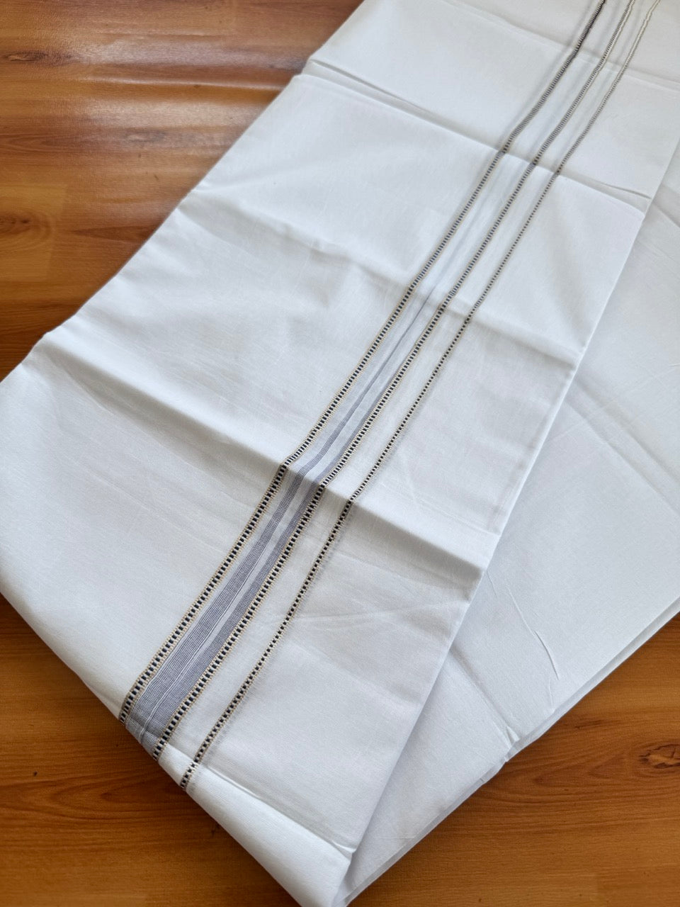 Double Pure White Mundu/Dhoti - 20% Discount !! KaithariKada Balaramapuram 100% Cotton - 100x80 - 1 Inch Puliyilakkara Silver Kasav & Navy Blue Striped Chutty Kara 3.90 mtr (8 muzham) - 3 KK5504 VAS